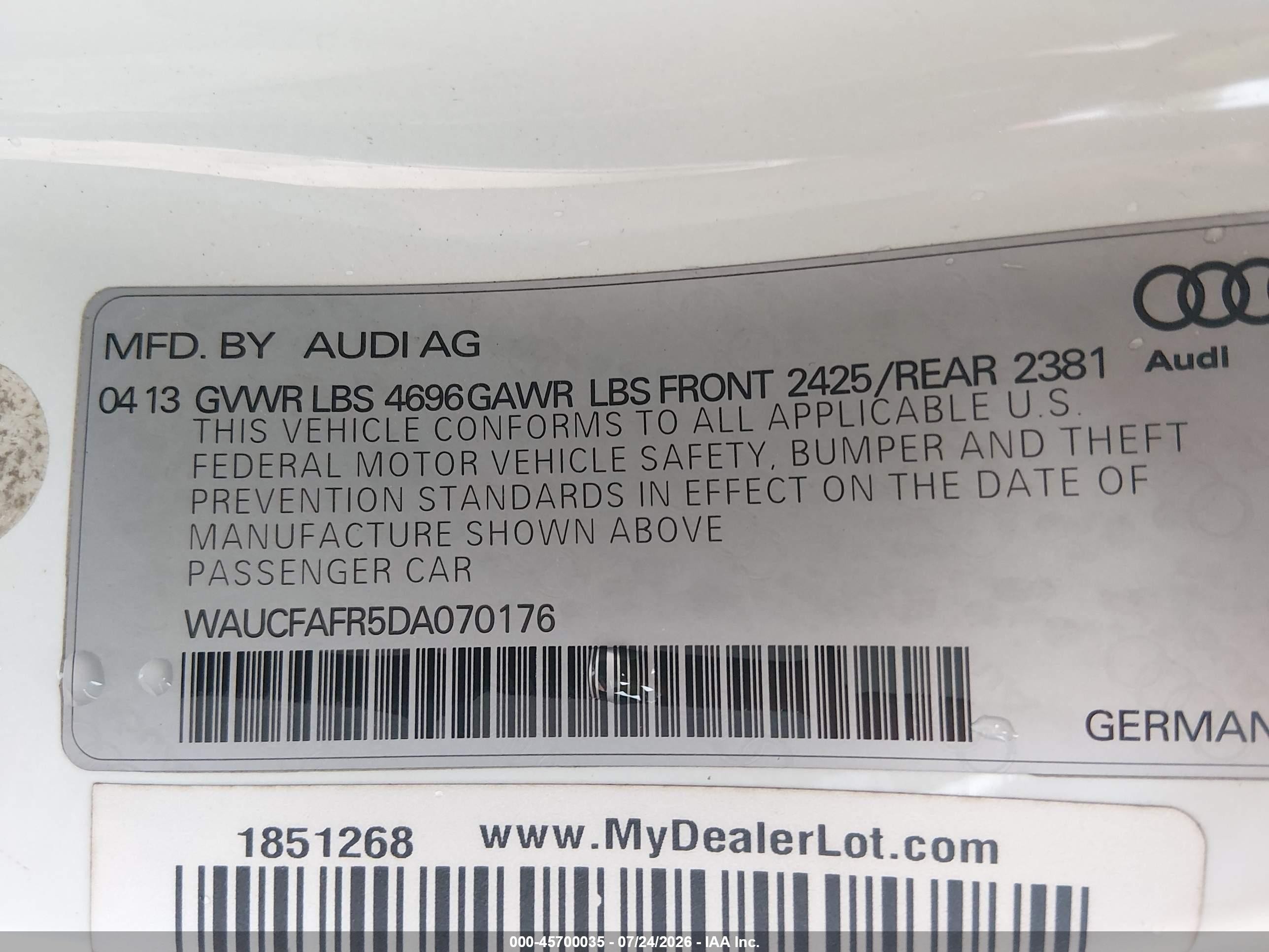 2013 Audi A5 2.0t Premium Белый vin: WAUCFAFR5DA070176