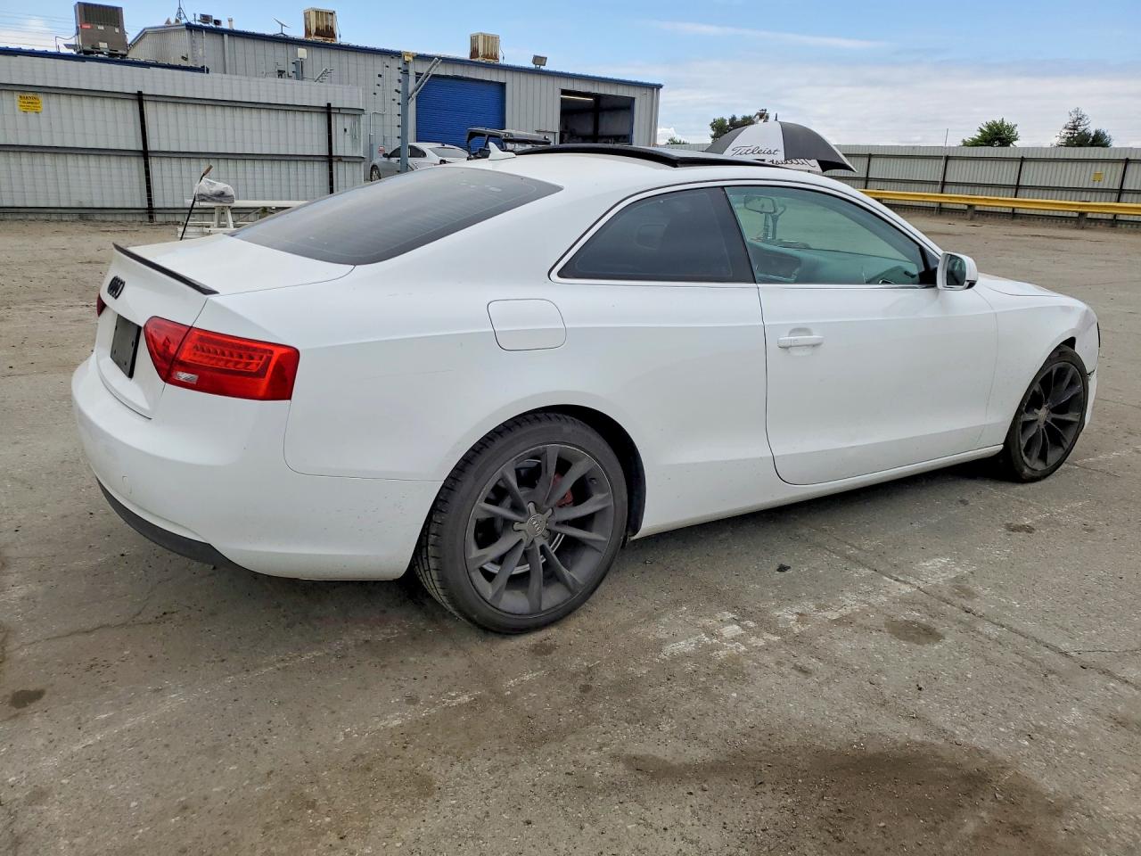 2014 Audi A5 Premium White vin: WAUCFAFR5EA021528