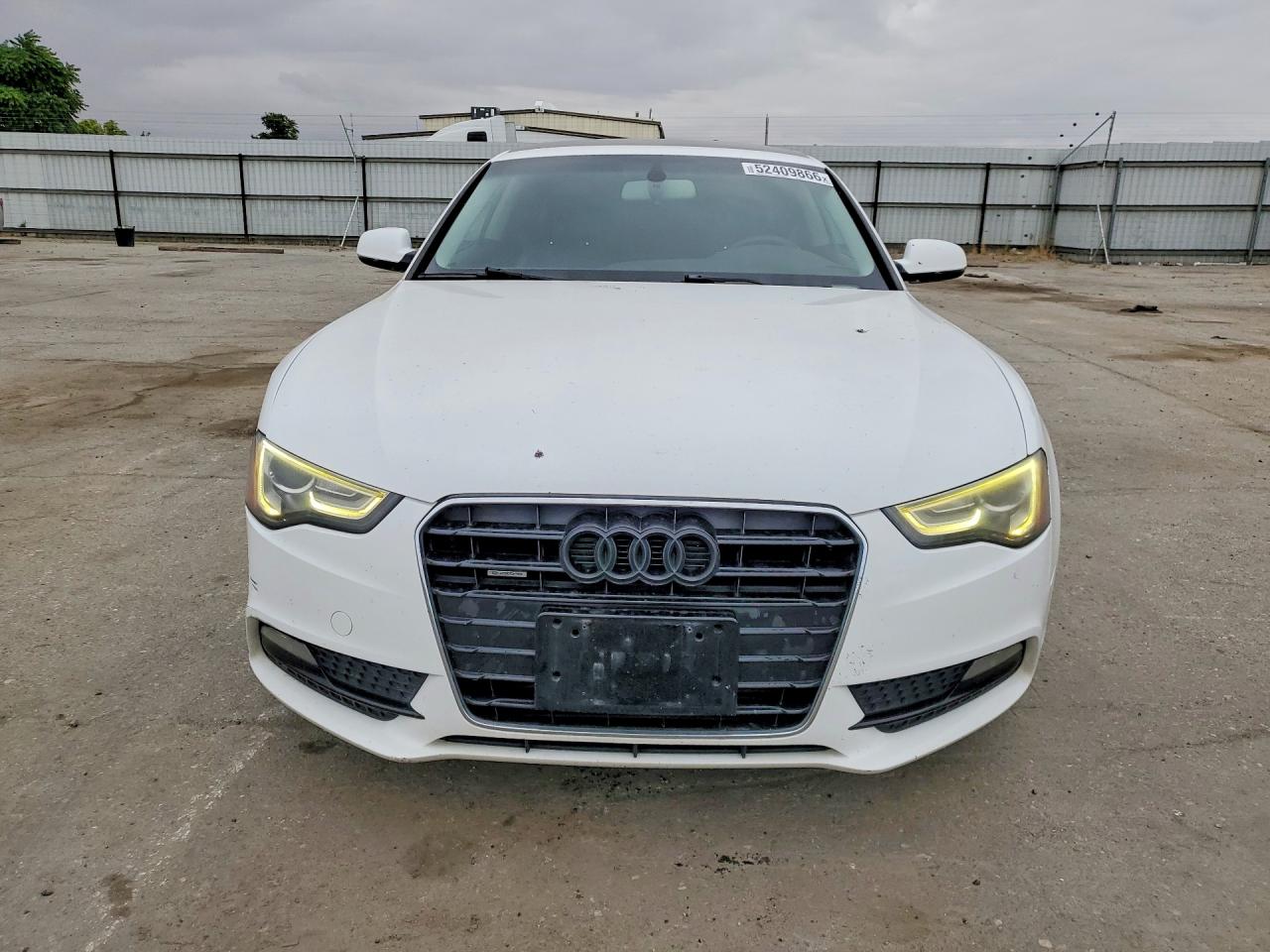 2014 Audi A5 Premium White vin: WAUCFAFR5EA021528
