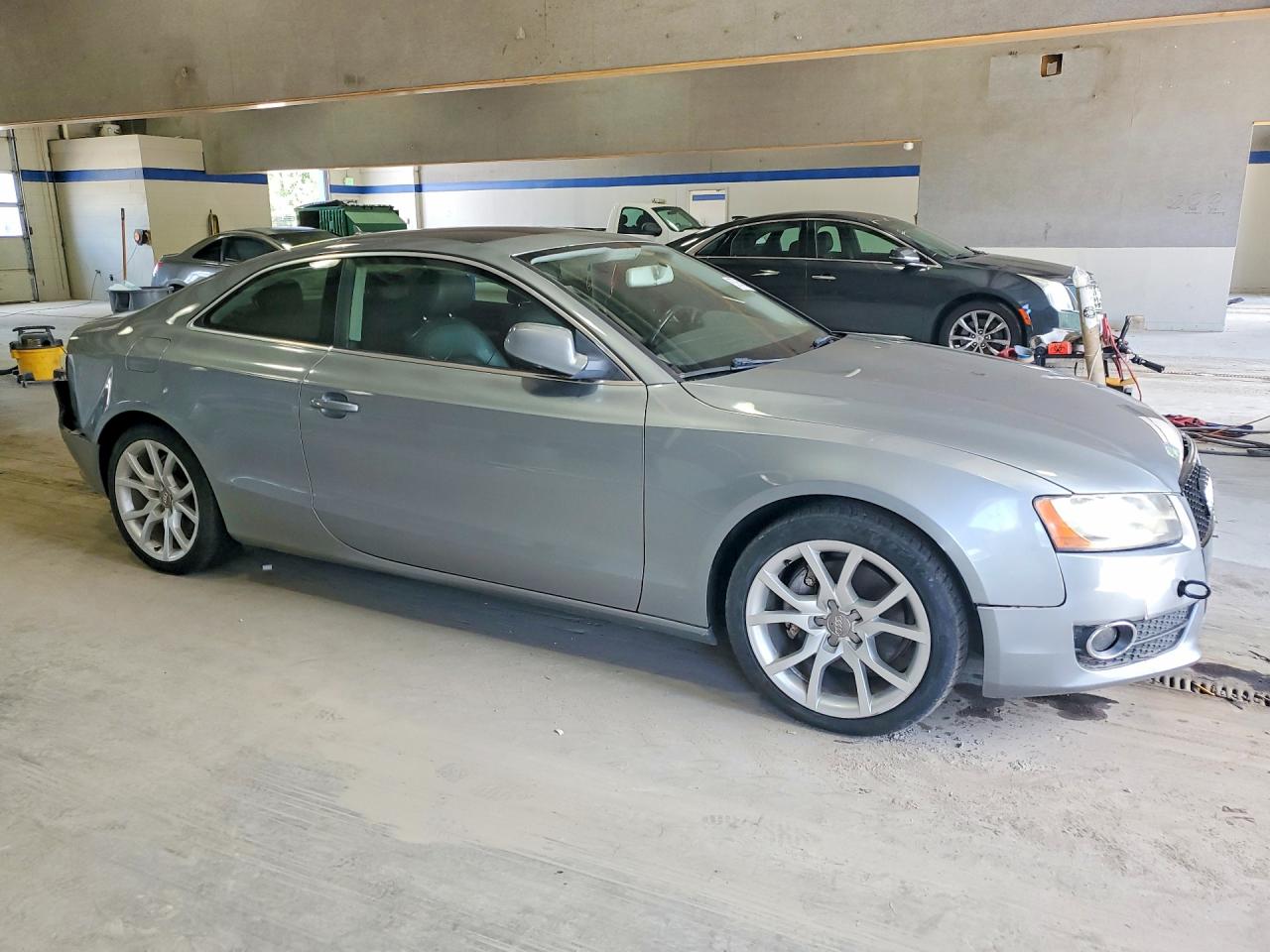 2010 Audi A5 Premium Silver vin: WAUCFAFR7AA015028