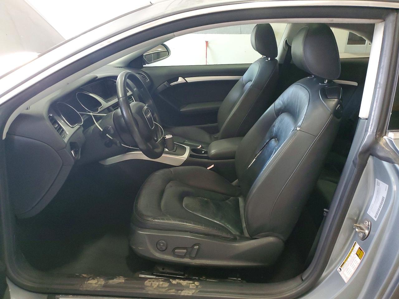 2010 Audi A5 Premium Silver vin: WAUCFAFR7AA015028