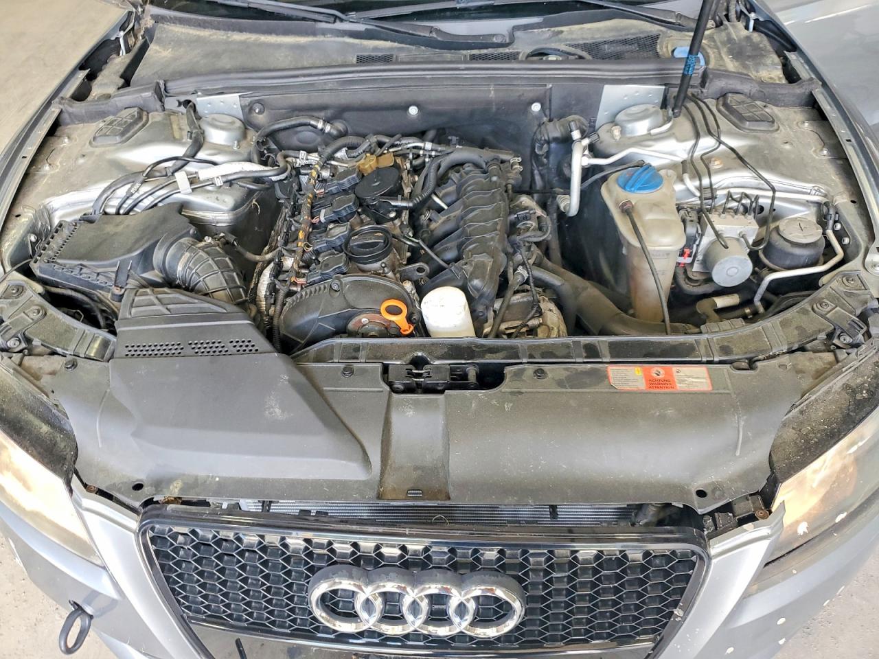 2010 Audi A5 Premium Silver vin: WAUCFAFR7AA015028
