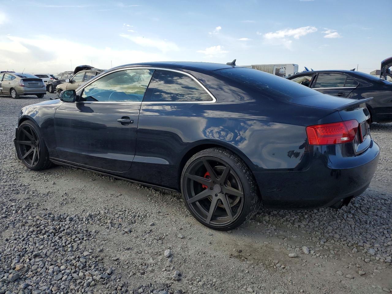 2013 Audi A5 Premium Угольный vin: WAUCFAFR7DA012649