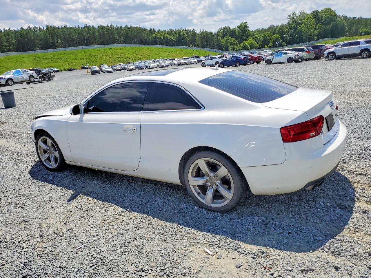2013 Audi A5 Premium White vin: WAUCFAFR7DA013705