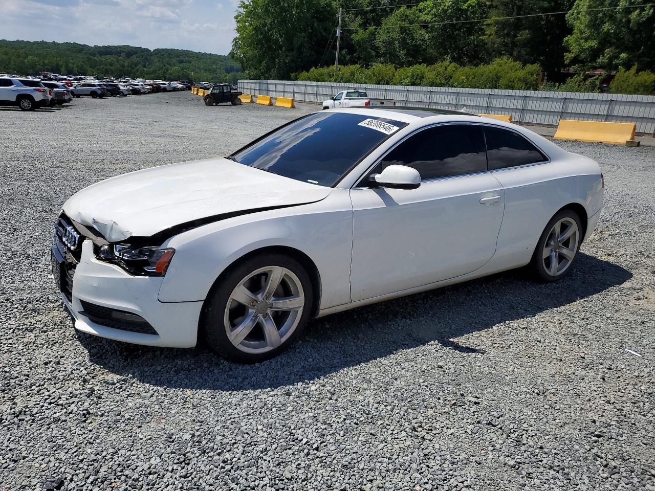 2013 Audi A5 Premium Белый vin: WAUCFAFR7DA013705