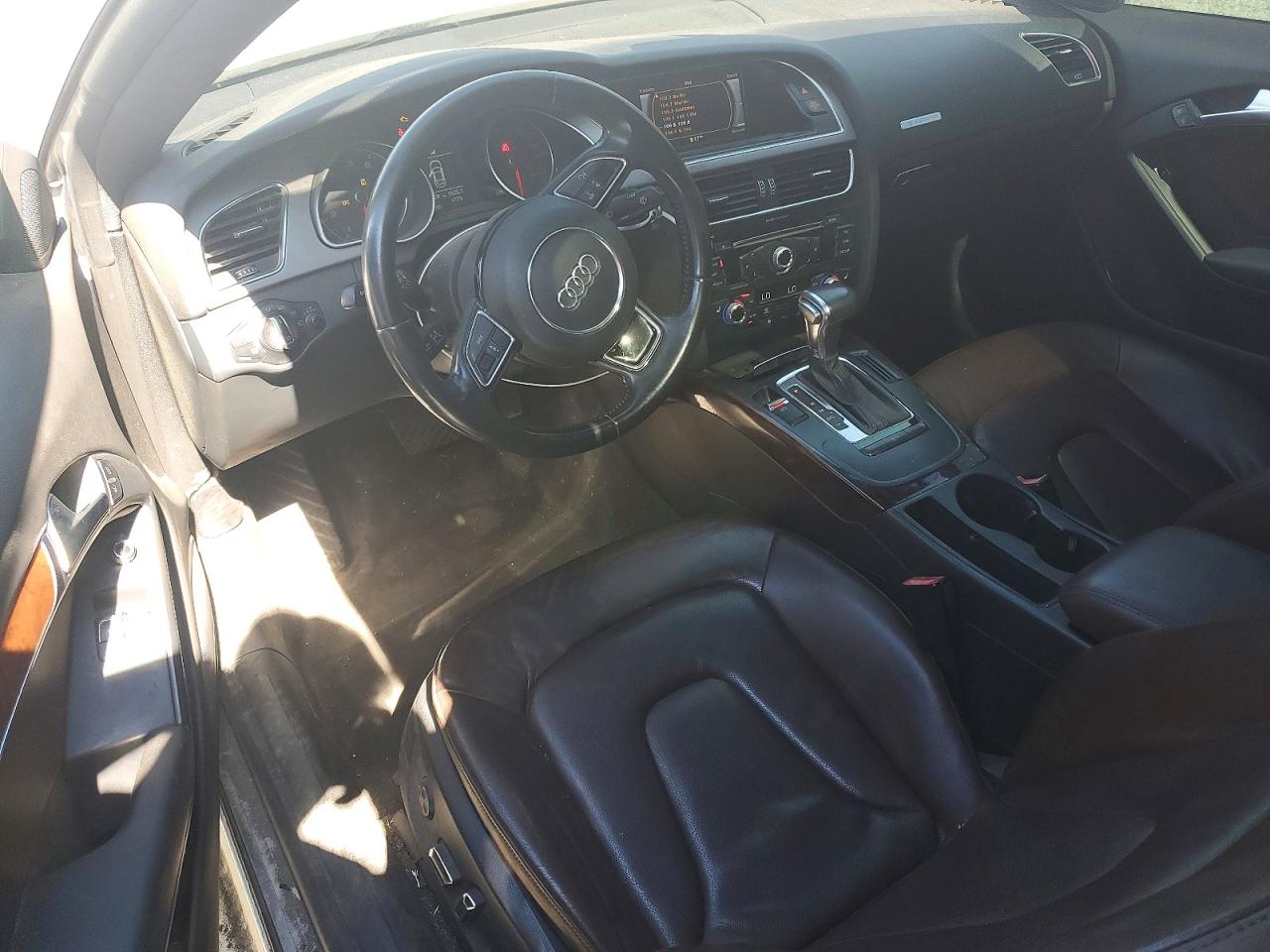 2013 Audi A5 Premium White vin: WAUCFAFR7DA013705