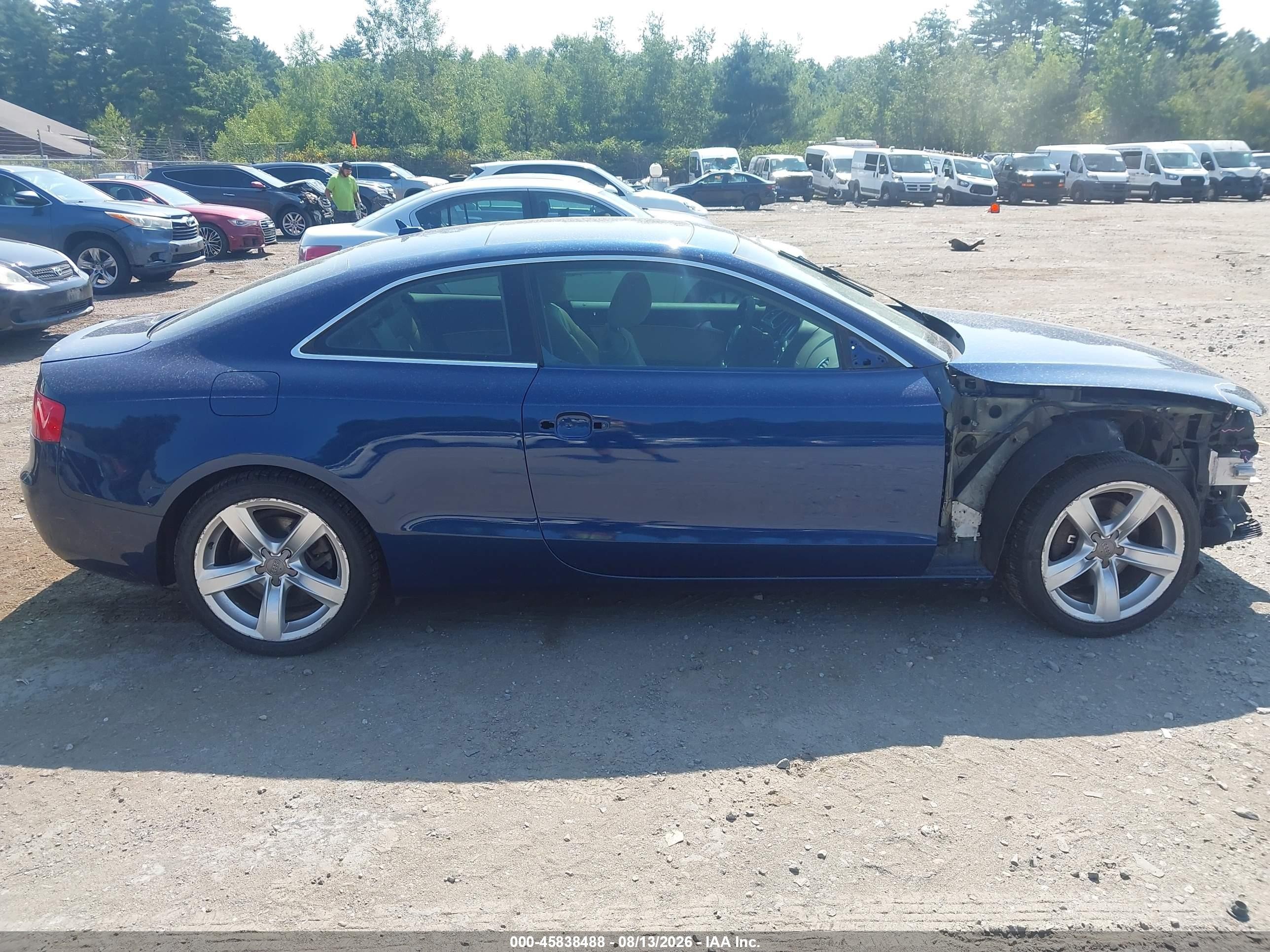 2014 Audi A5 2.0t Premium Blue vin: WAUCFAFR7EA009865