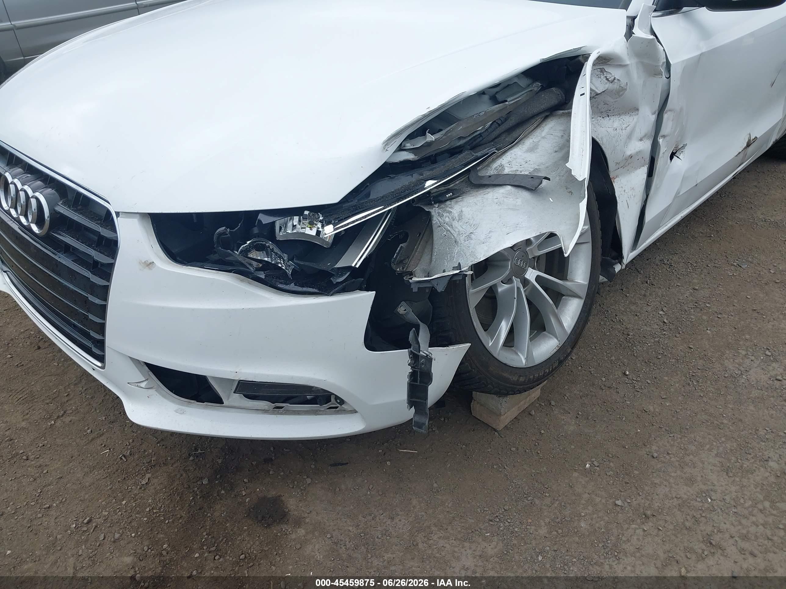 2014 Audi A5 2.0t Premium White vin: WAUCFAFR7EA053901