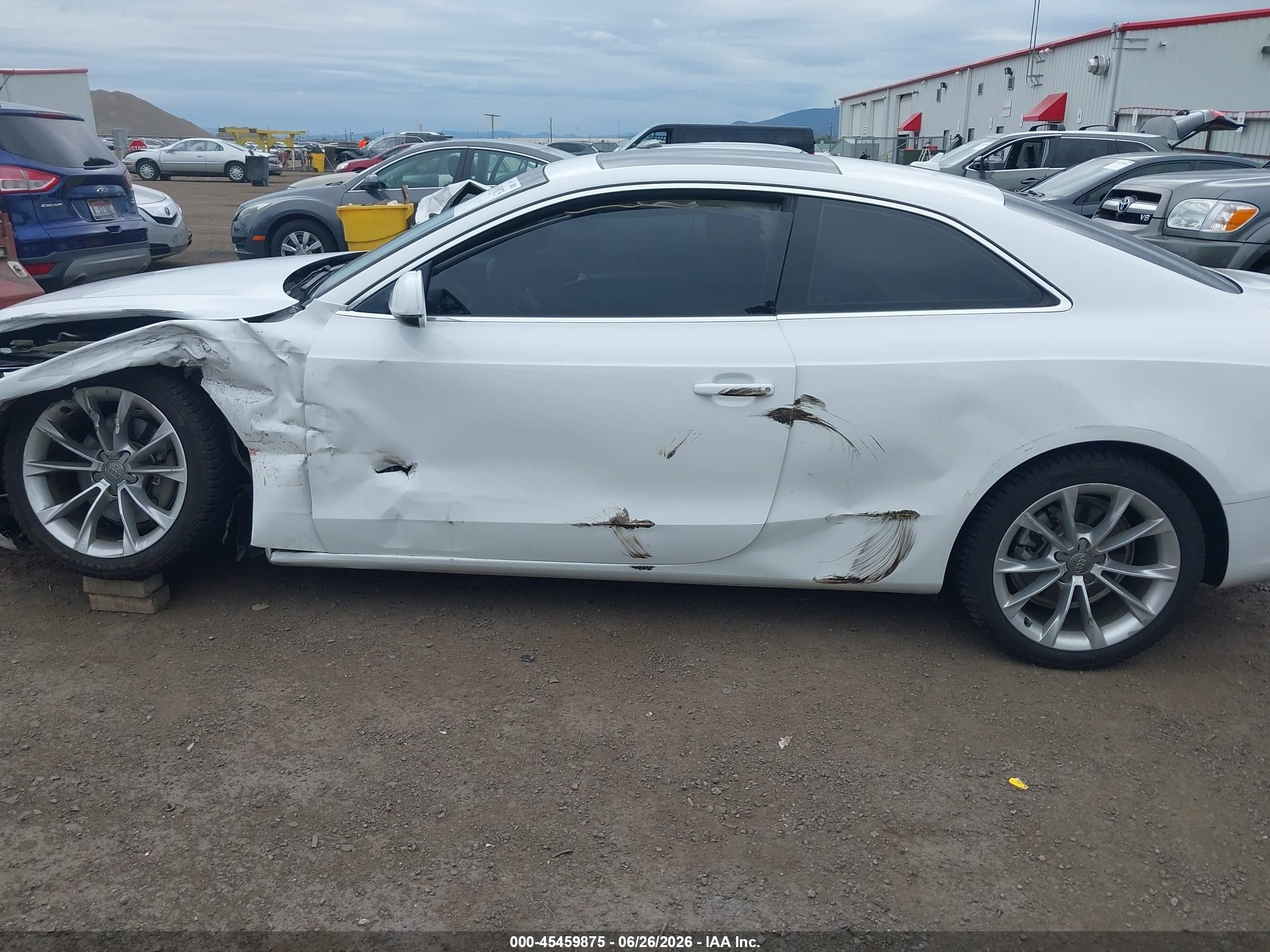 2014 Audi A5 2.0t Premium White vin: WAUCFAFR7EA053901