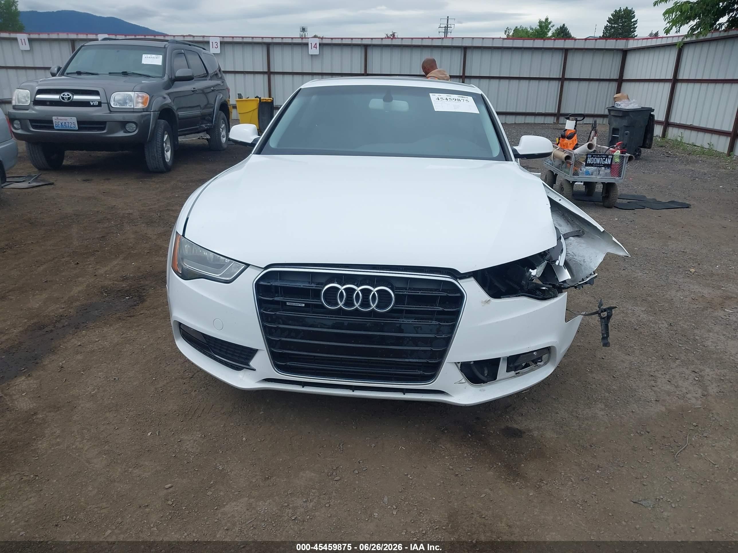 2014 Audi A5 2.0t Premium White vin: WAUCFAFR7EA053901