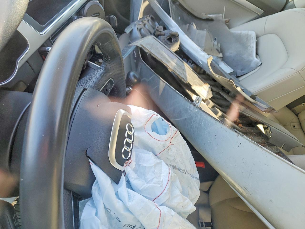 2010 Audi A5 Premium Silver vin: WAUCFAFR8AA046630