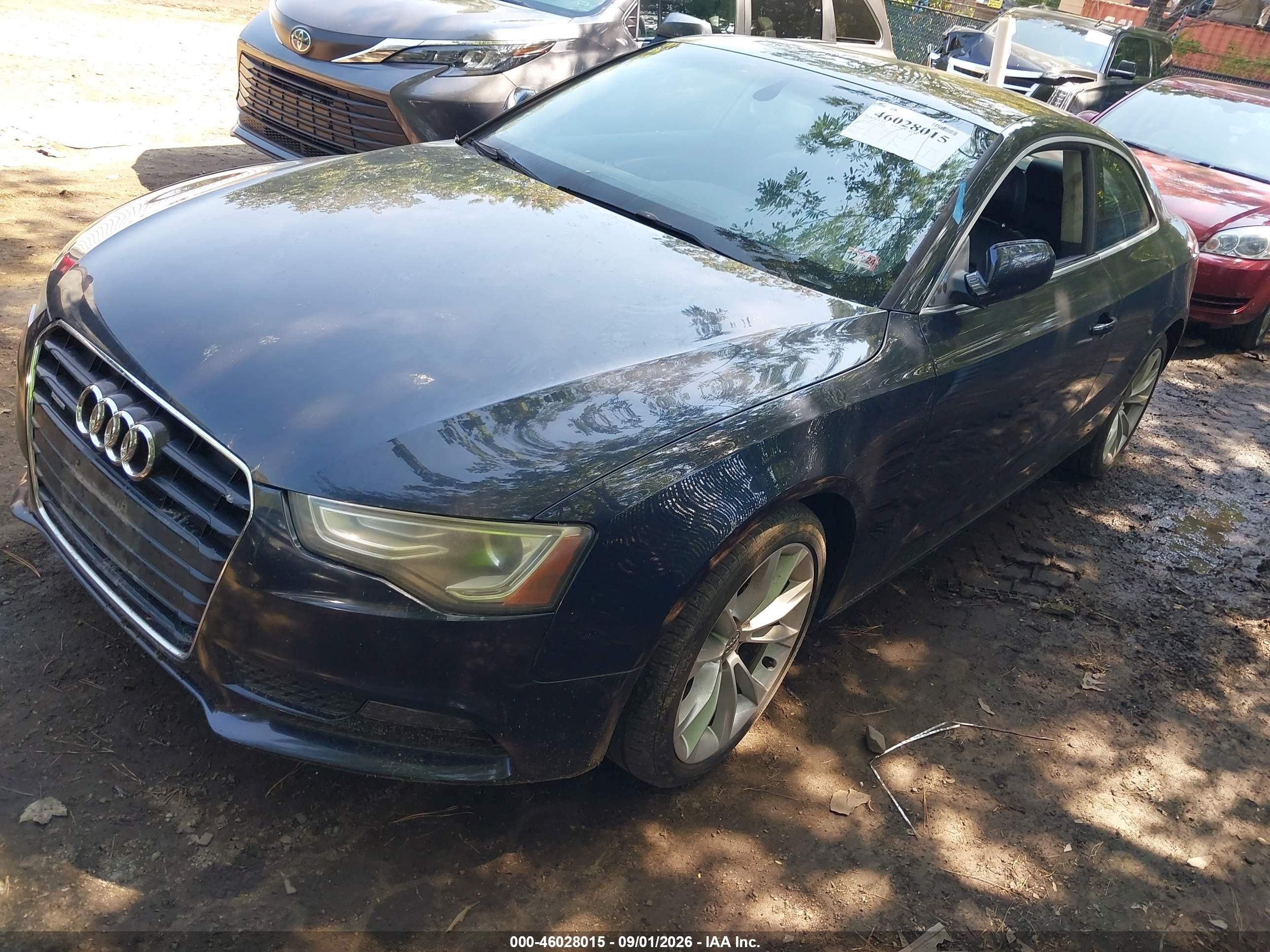 2013 Audi A5 2.0t Premium Серый vin: WAUCFAFR8DA042758