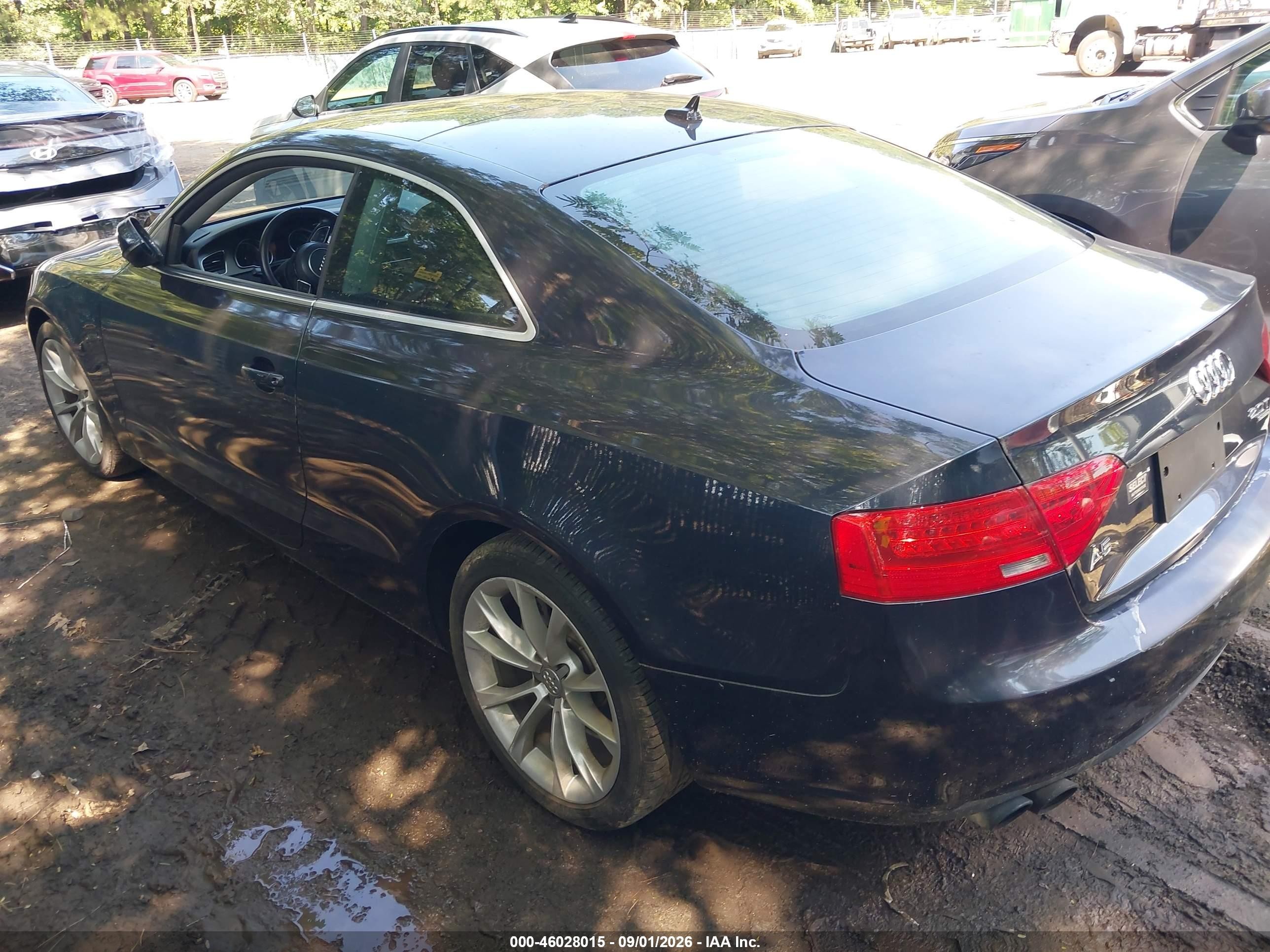 2013 Audi A5 2.0t Premium Серый vin: WAUCFAFR8DA042758