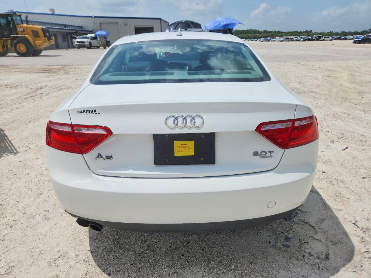 2014 Audi A5 Premium White vin: WAUCFAFR8EA045208