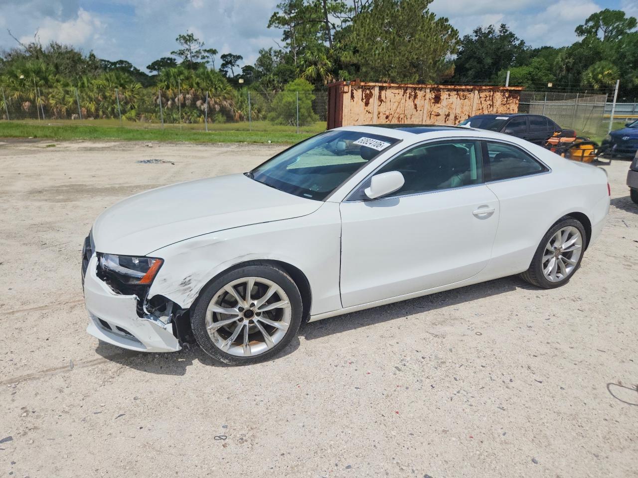 2014 Audi A5 Premium White vin: WAUCFAFR8EA045208