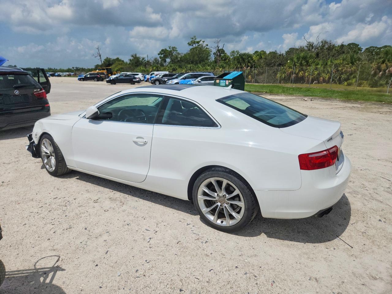 2014 Audi A5 Premium White vin: WAUCFAFR8EA045208