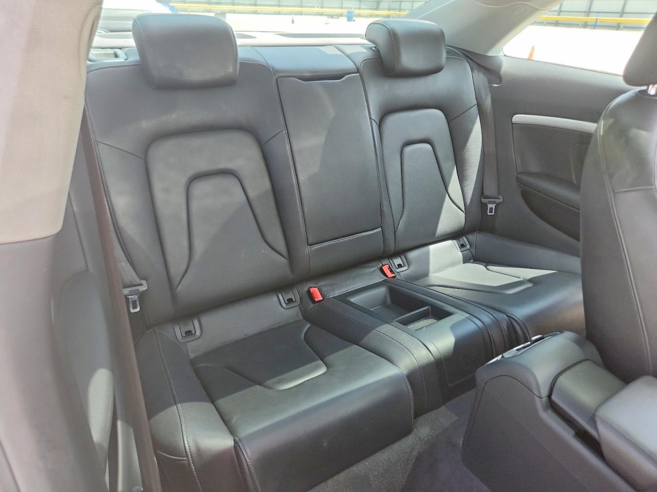 2014 Audi A5 Premium White vin: WAUCFAFR8EA045208
