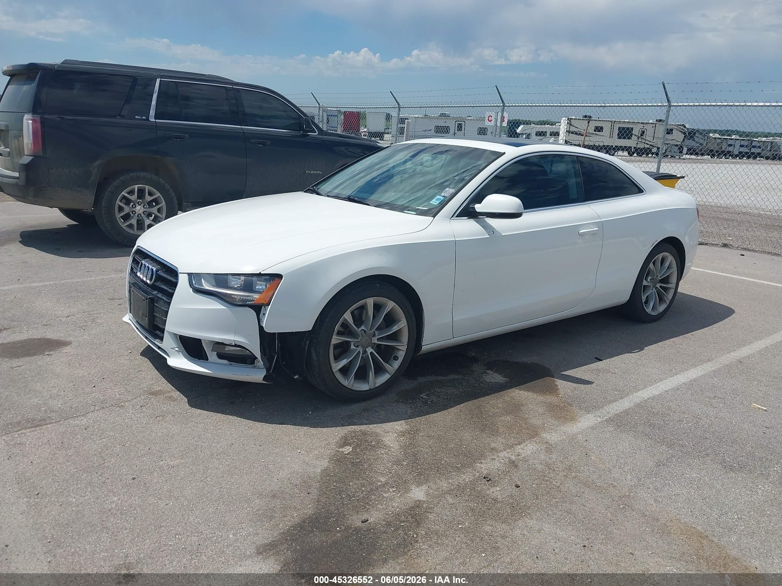 2014 Audi A5 2.0t Premium White vin: WAUCFAFRXEA061846