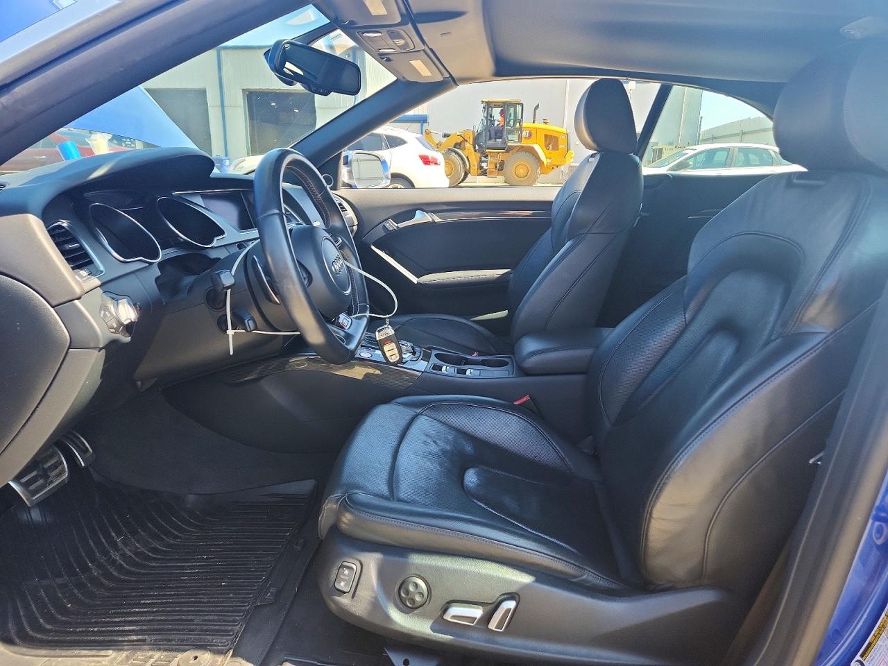 2015 Audi S5 Premium Plus Синий vin: WAUCGAFH7FN004650