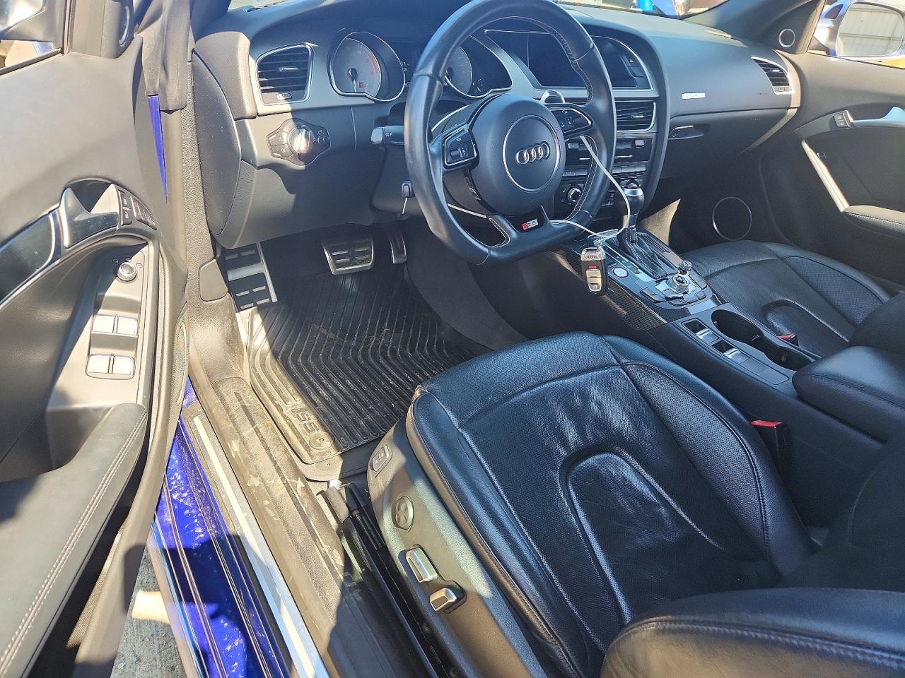 2015 Audi S5 Premium Plus Синий vin: WAUCGAFH7FN004650