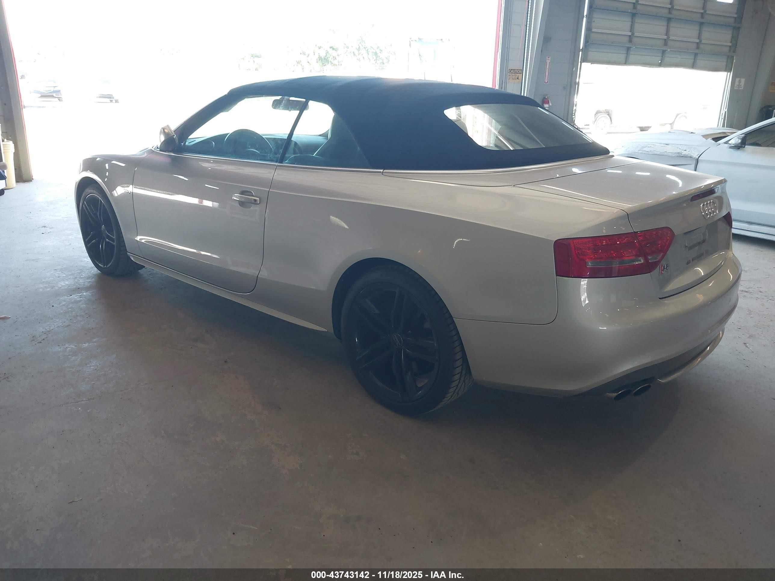 2010 Audi S5 3.0 Premium Plus Silver vin: WAUCGAFH8AN013625