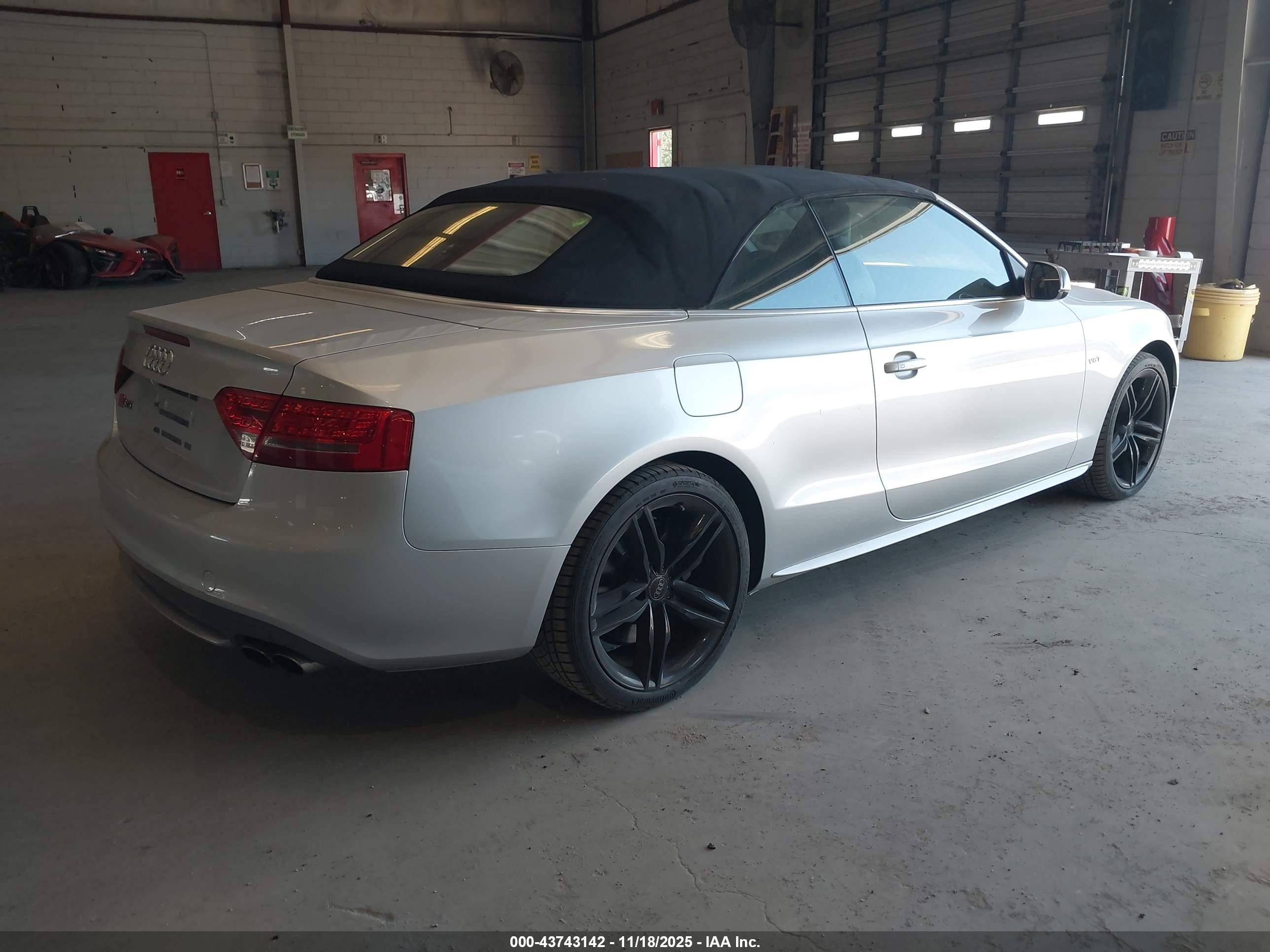 2010 Audi S5 3.0 Premium Plus Silver vin: WAUCGAFH8AN013625