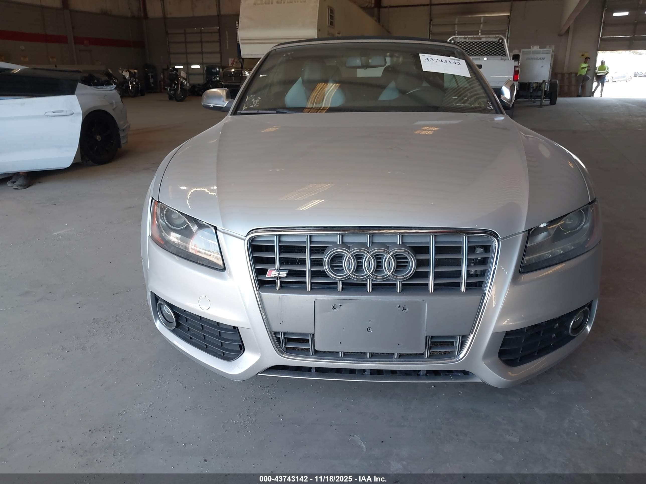 2010 Audi S5 3.0 Premium Plus Silver vin: WAUCGAFH8AN013625