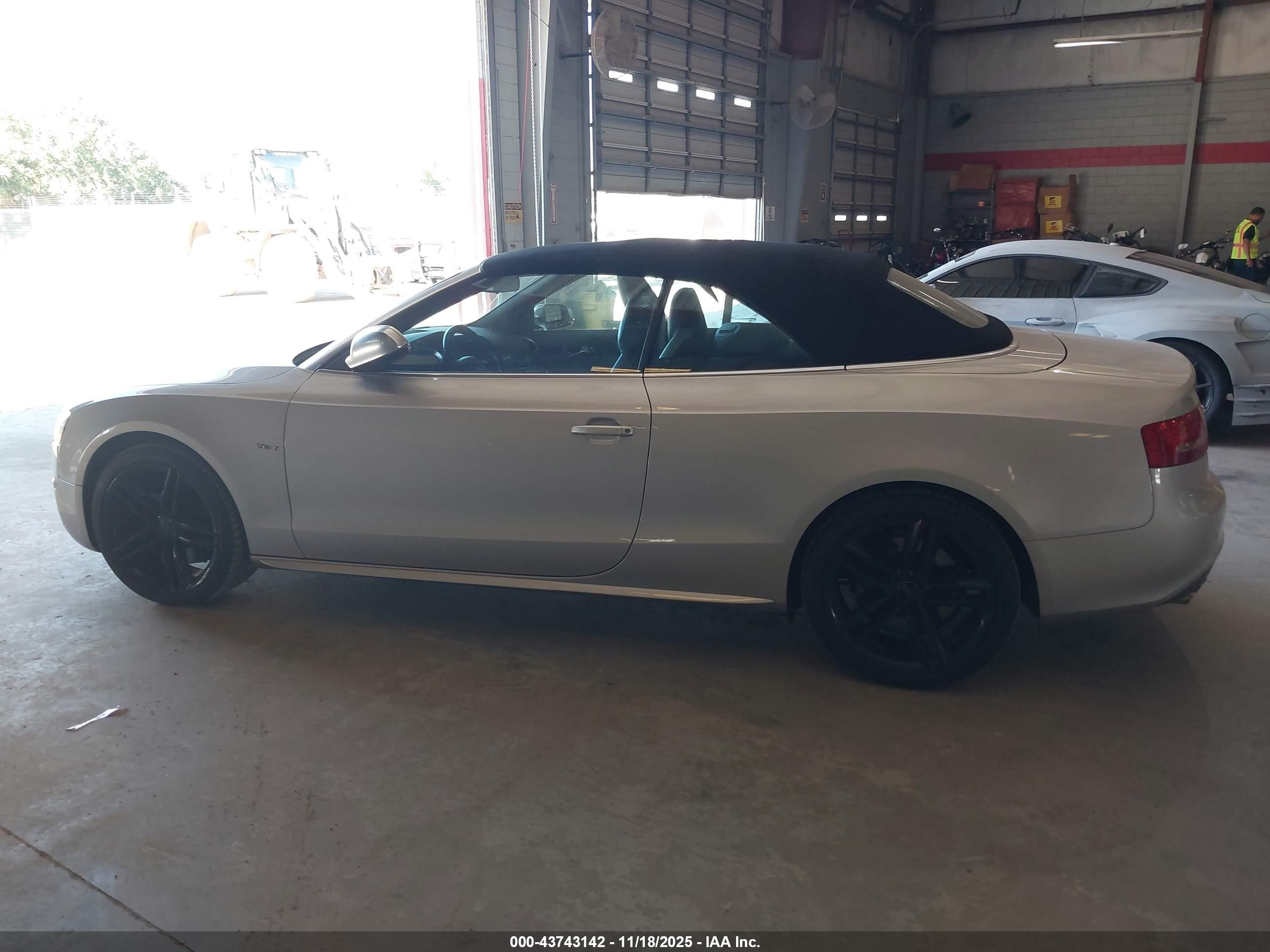 2010 Audi S5 3.0 Premium Plus Silver vin: WAUCGAFH8AN013625