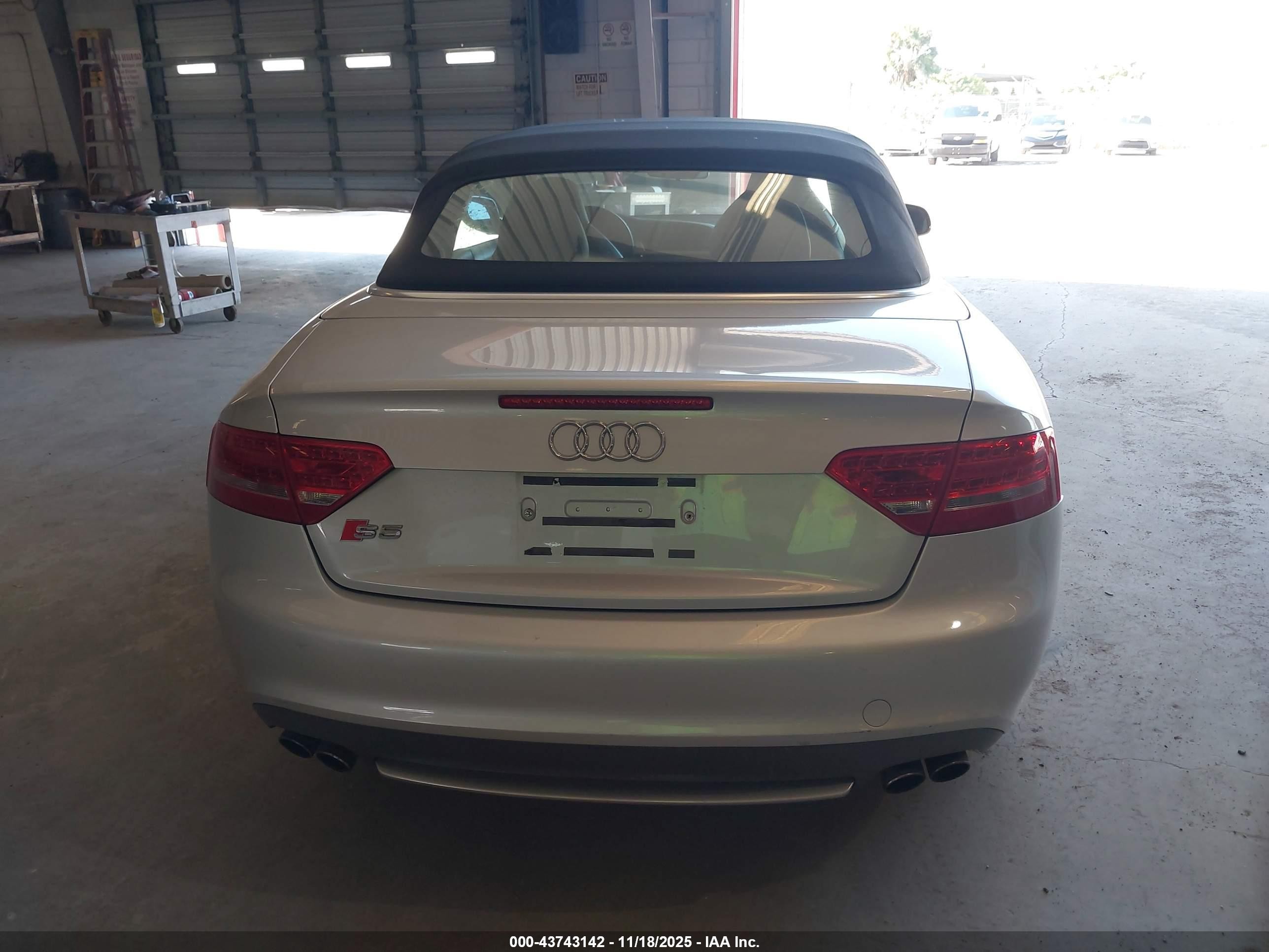2010 Audi S5 3.0 Premium Plus Silver vin: WAUCGAFH8AN013625