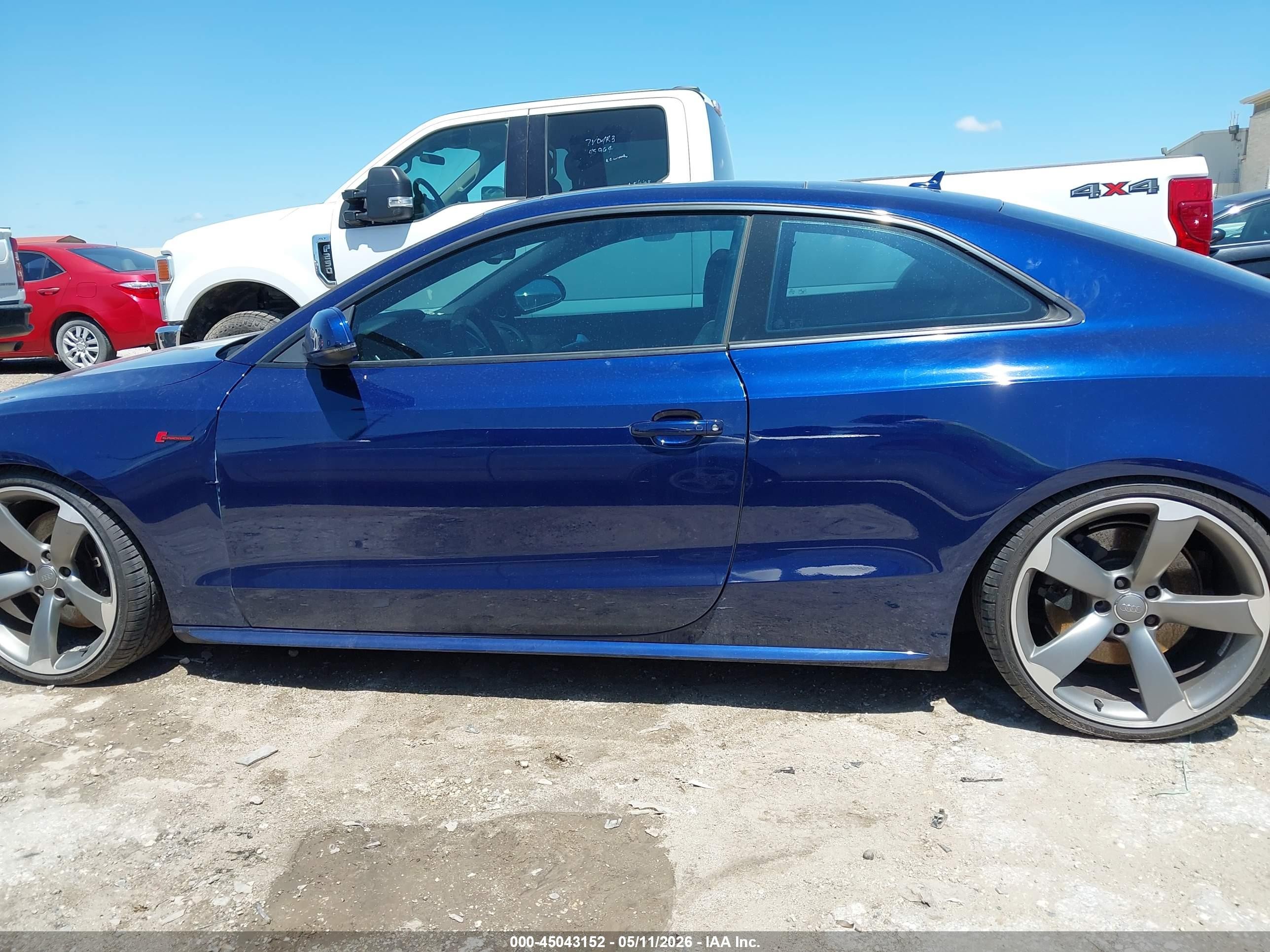 2014 Audi S5 3.0t Premium Plus Синий vin: WAUCGAFR0EA027833
