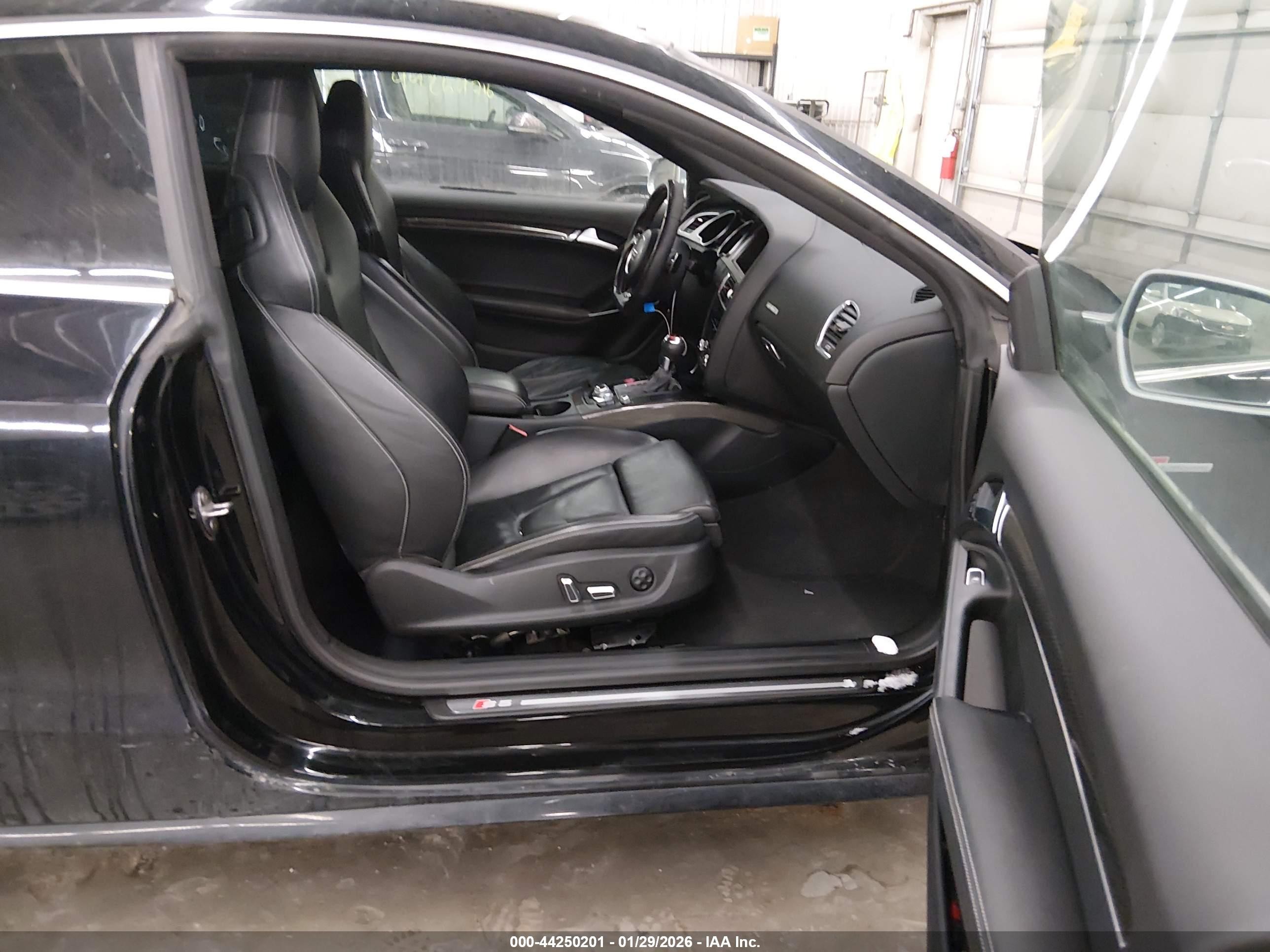 2013 Audi S5 3.0t Premium Plus Черный vin: WAUCGAFR6DA001946