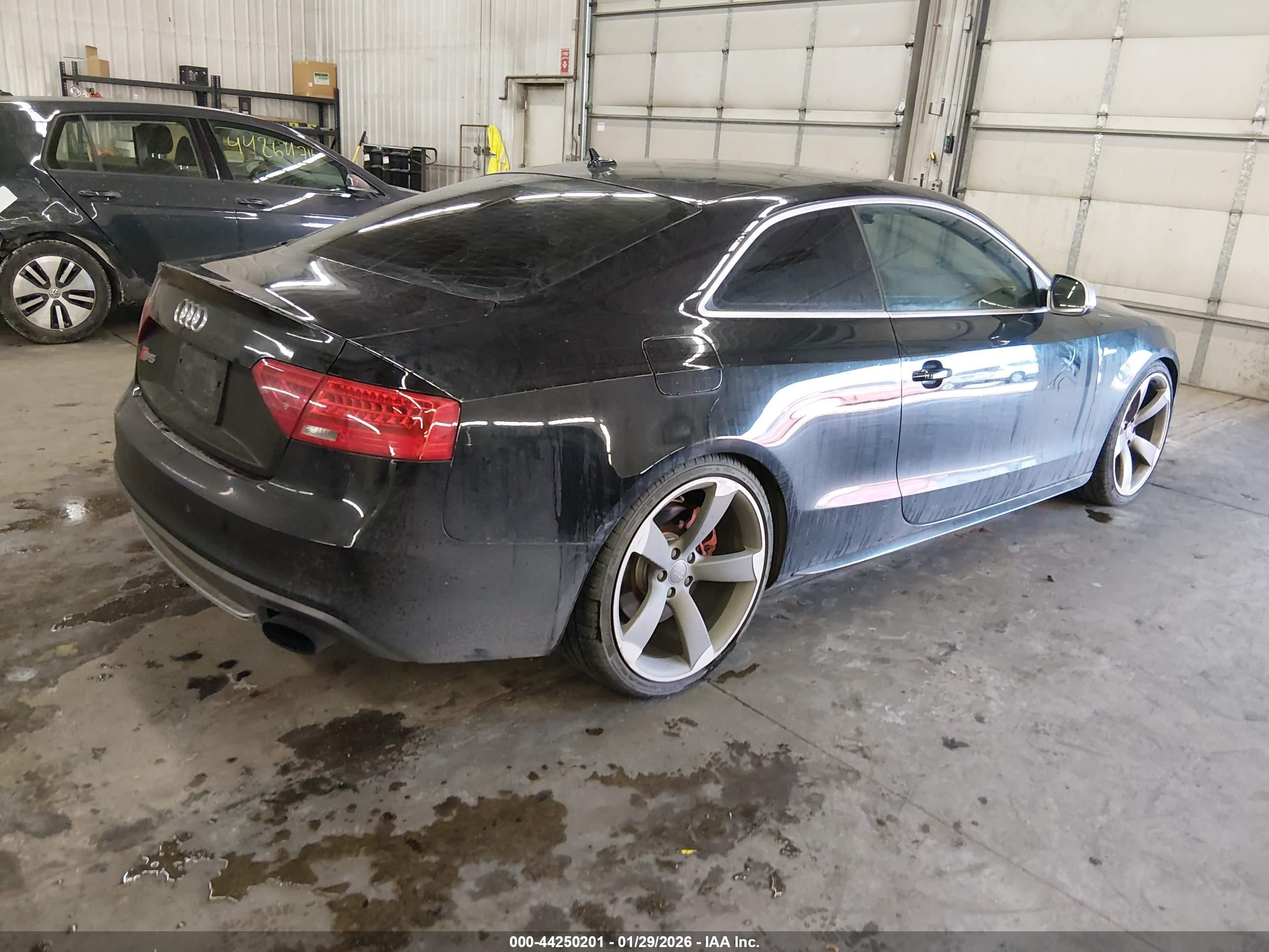 2013 Audi S5 3.0t Premium Plus Черный vin: WAUCGAFR6DA001946