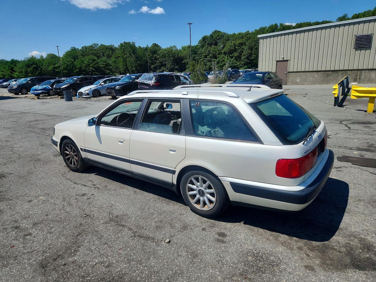 1994 Audi 100 S White vin: WAUCK84A9RN066195
