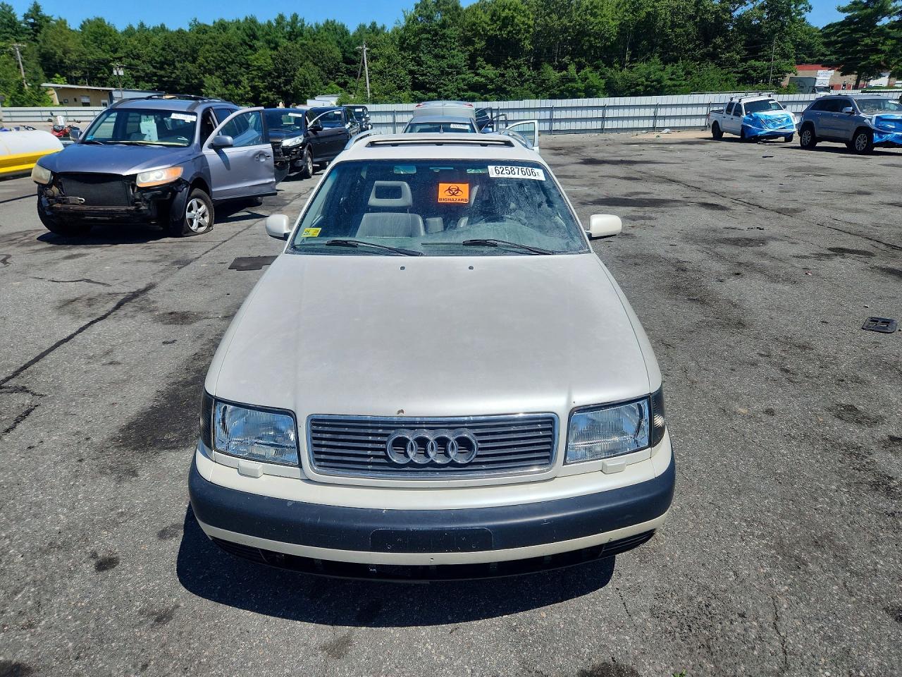 1994 Audi 100 S White vin: WAUCK84A9RN066195