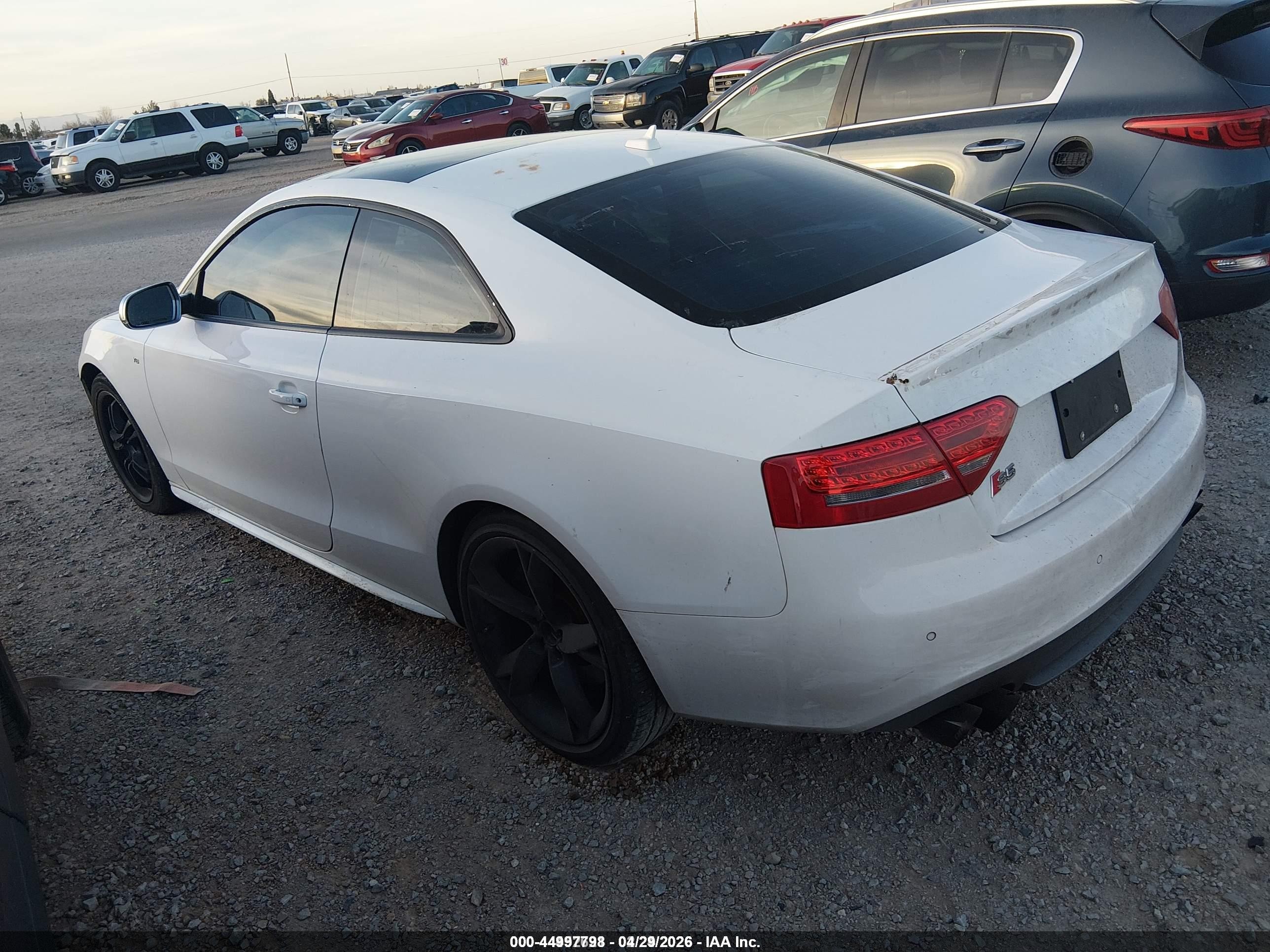 2011 Audi S5 4.2 Premium Plus White vin: WAUCVAFR1BA042360