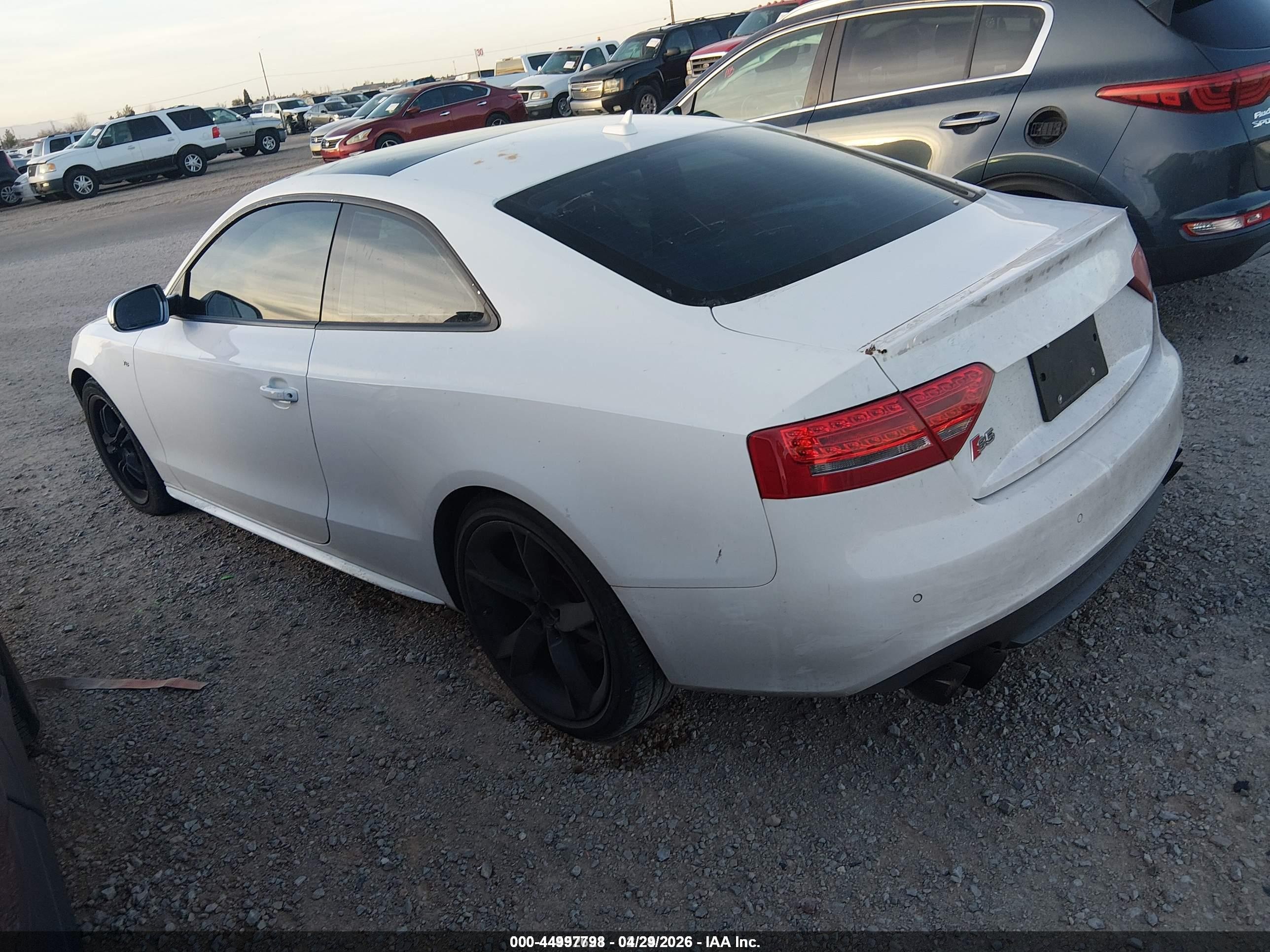 2011 Audi S5 4.2 Premium Plus White vin: WAUCVAFR1BA042360