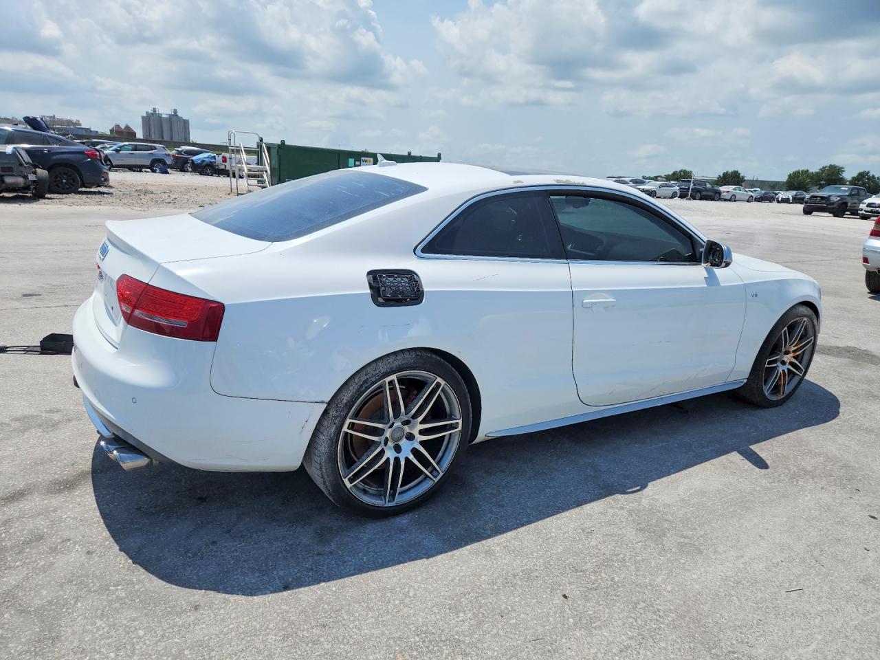 2011 Audi S5 Premium Plus White vin: WAUCVAFR6BA019298