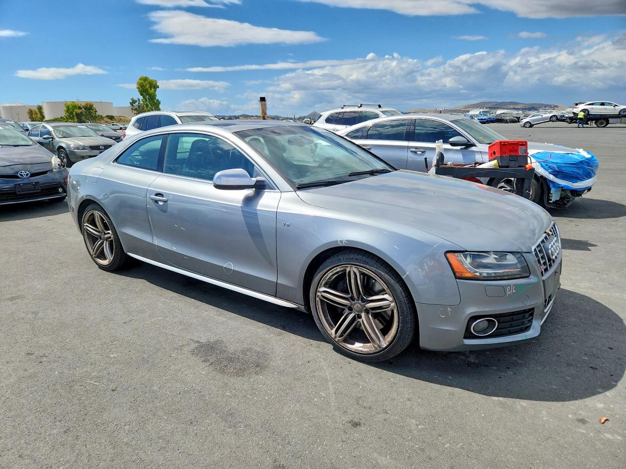 2011 Audi S5 Premium Plus Silver vin: WAUCVAFR8BA066722