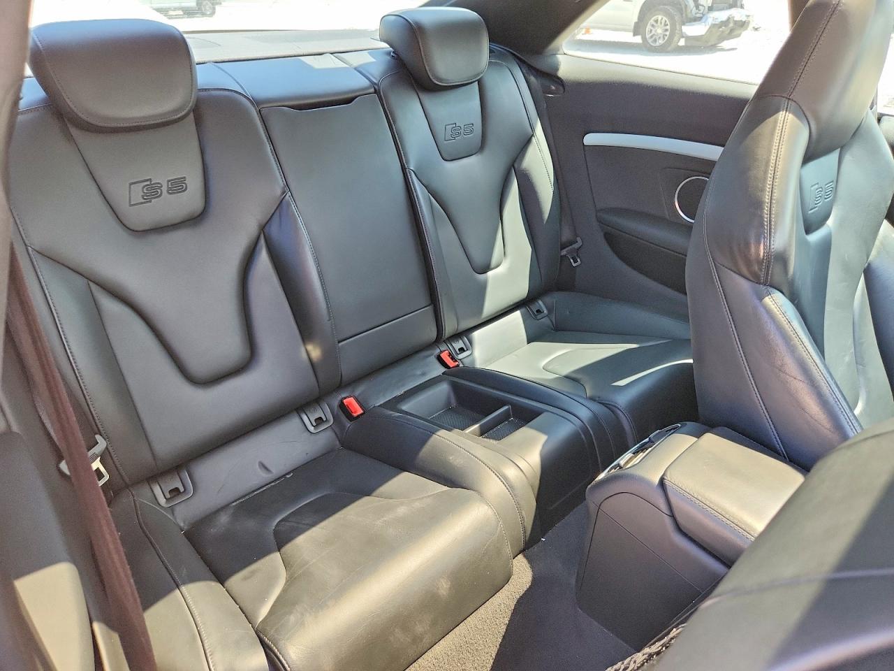 2011 Audi S5 Premium Plus Черный vin: WAUCVAFRXBA035830