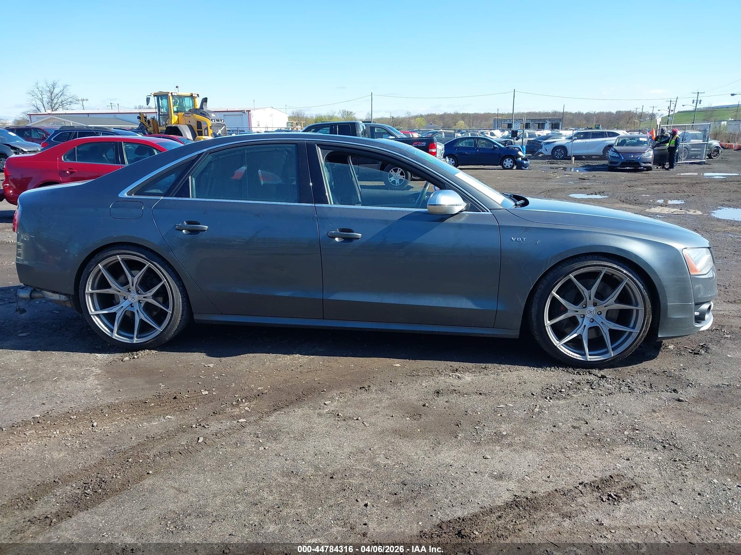 2013 Audi S8 4.0t Gray vin: WAUD2AFD4DN017319
