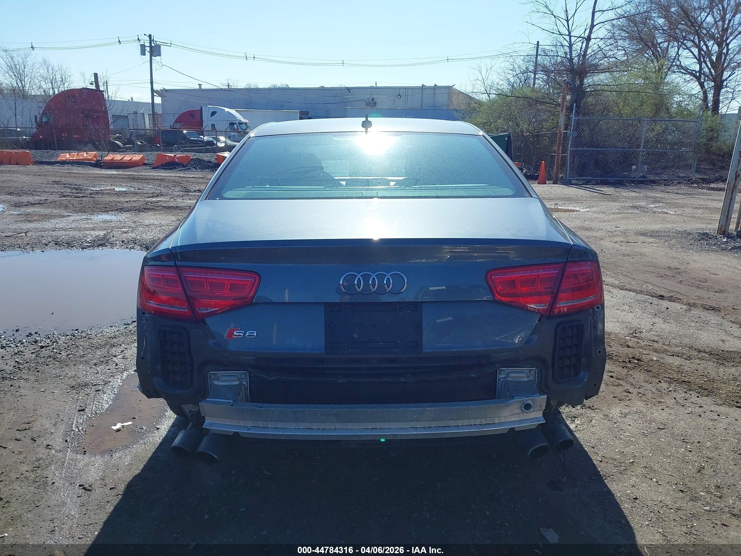 2013 Audi S8 4.0t Gray vin: WAUD2AFD4DN017319
