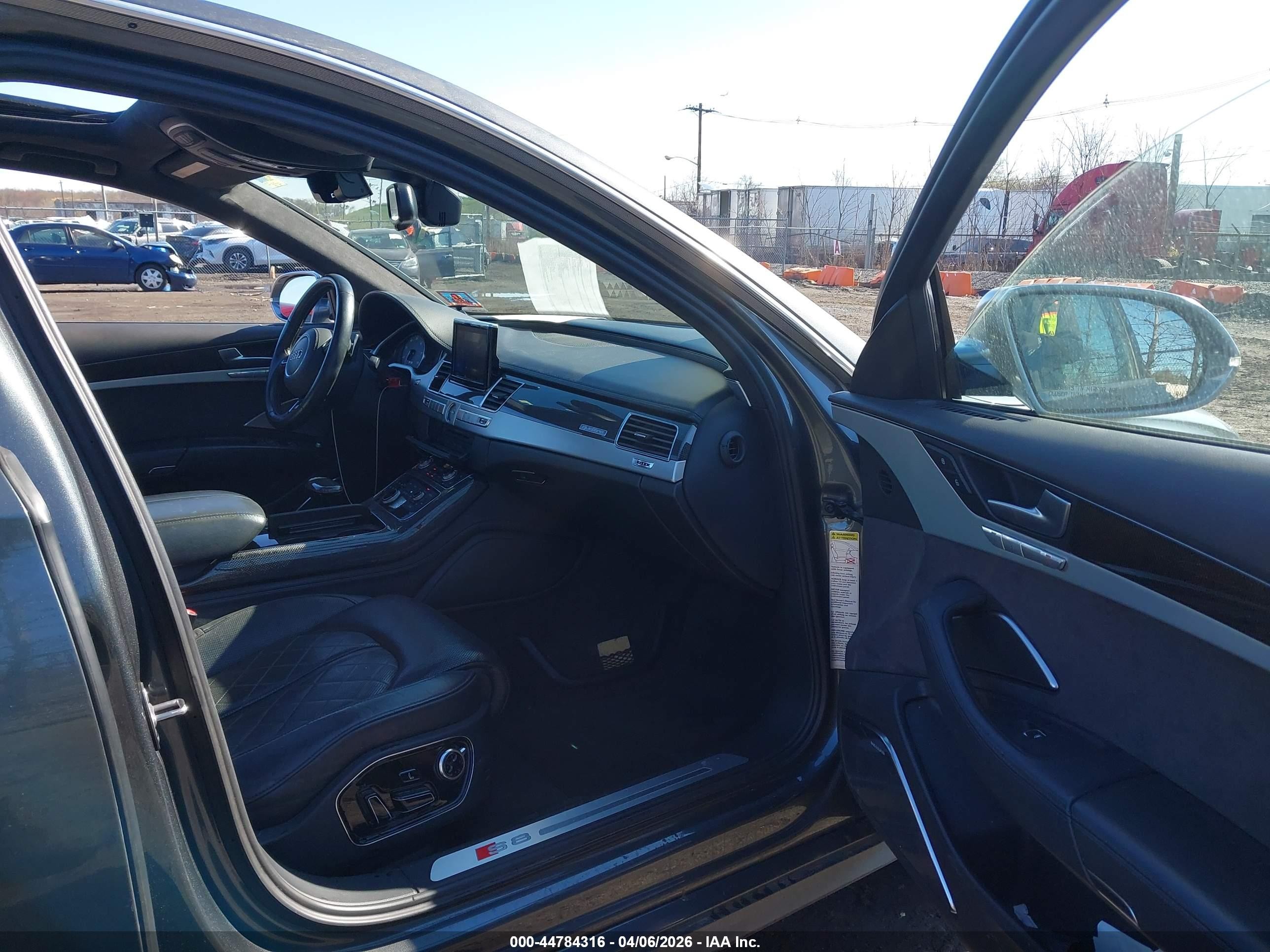 2013 Audi S8 4.0t Gray vin: WAUD2AFD4DN017319
