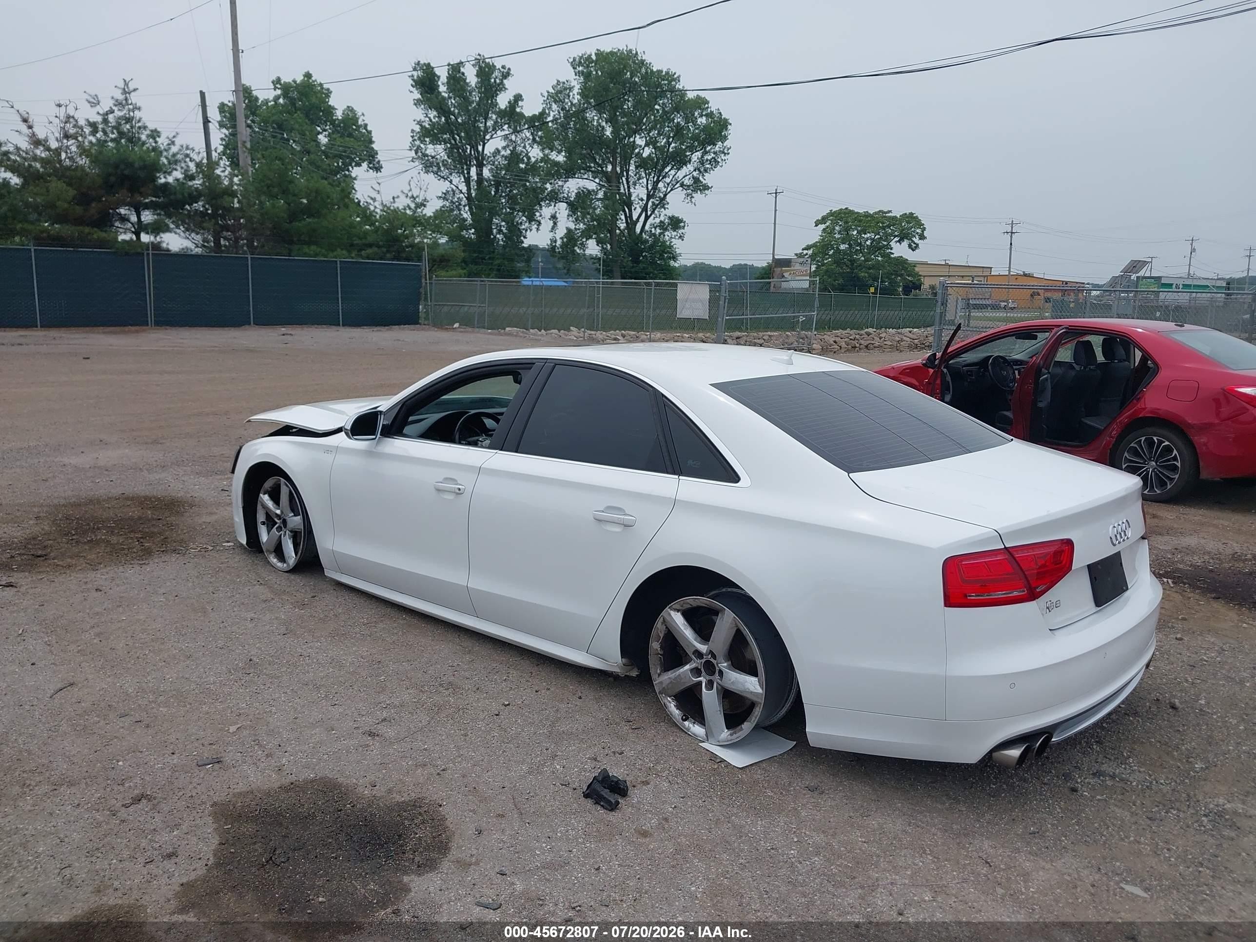 2014 Audi S8 4.0t White vin: WAUD2AFD6EN002175
