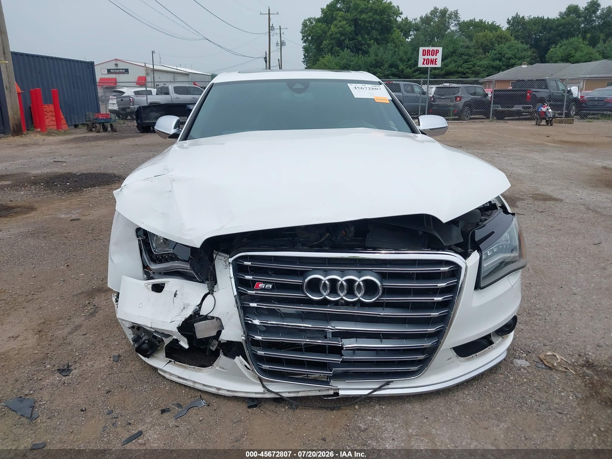 2014 Audi S8 4.0t White vin: WAUD2AFD6EN002175