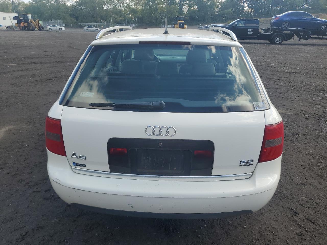 1999 Audi A6 Avant Quattro Белый vin: WAUDA24B8XN028533