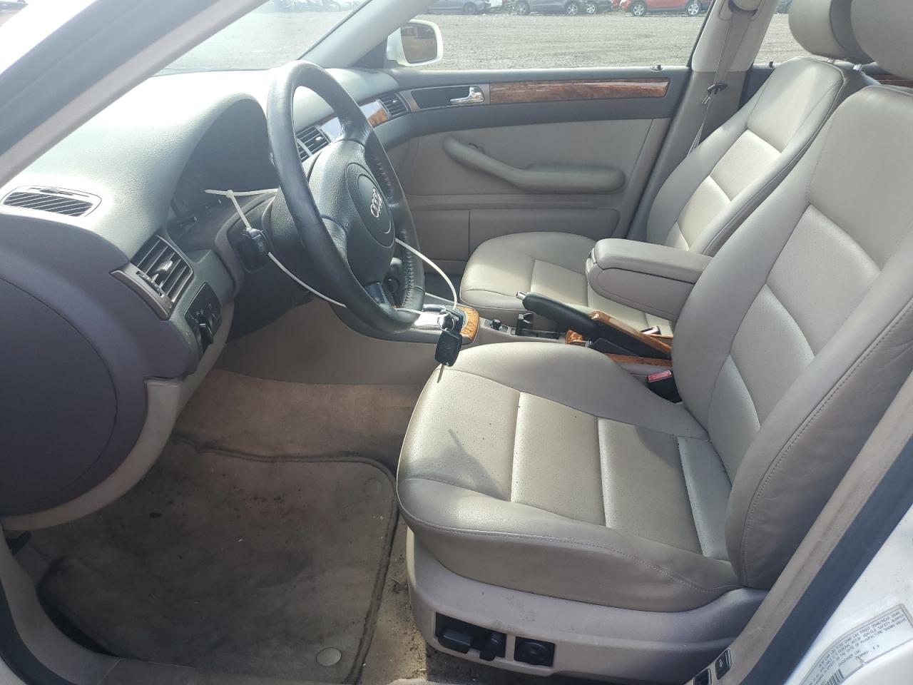 1999 Audi A6 Avant Quattro Белый vin: WAUDA24B8XN028533