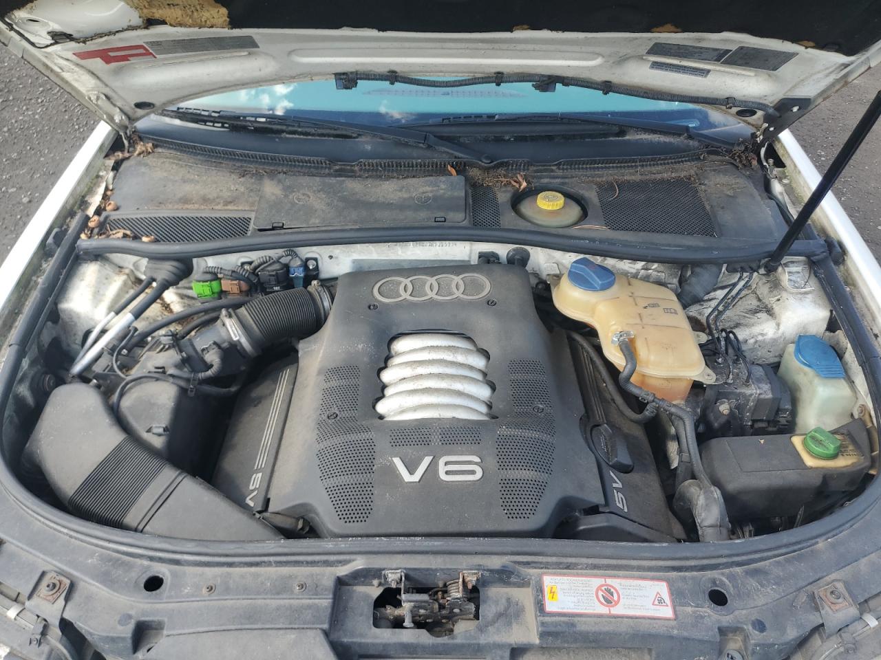 1999 Audi A6 Avant Quattro Белый vin: WAUDA24B8XN028533