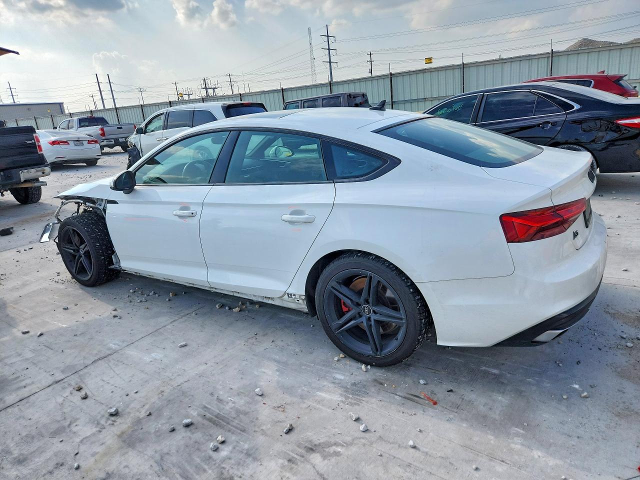 2022 Audi A5 Premium 45 Белый vin: WAUDACF54NA008829