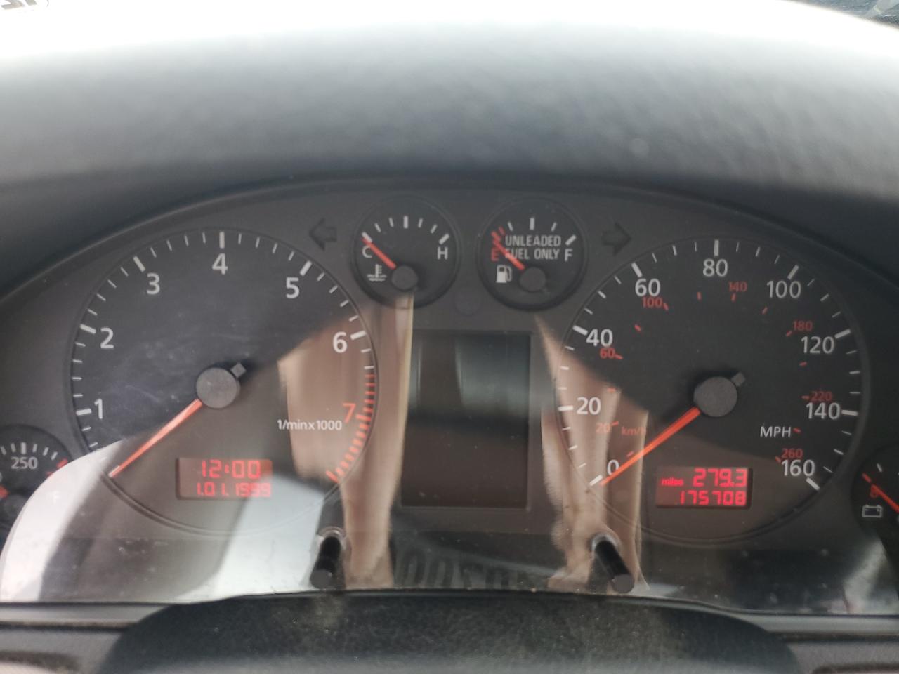 2000 Audi A4 1.8t Quattro   Gold vin: WAUDC28D0YA059094