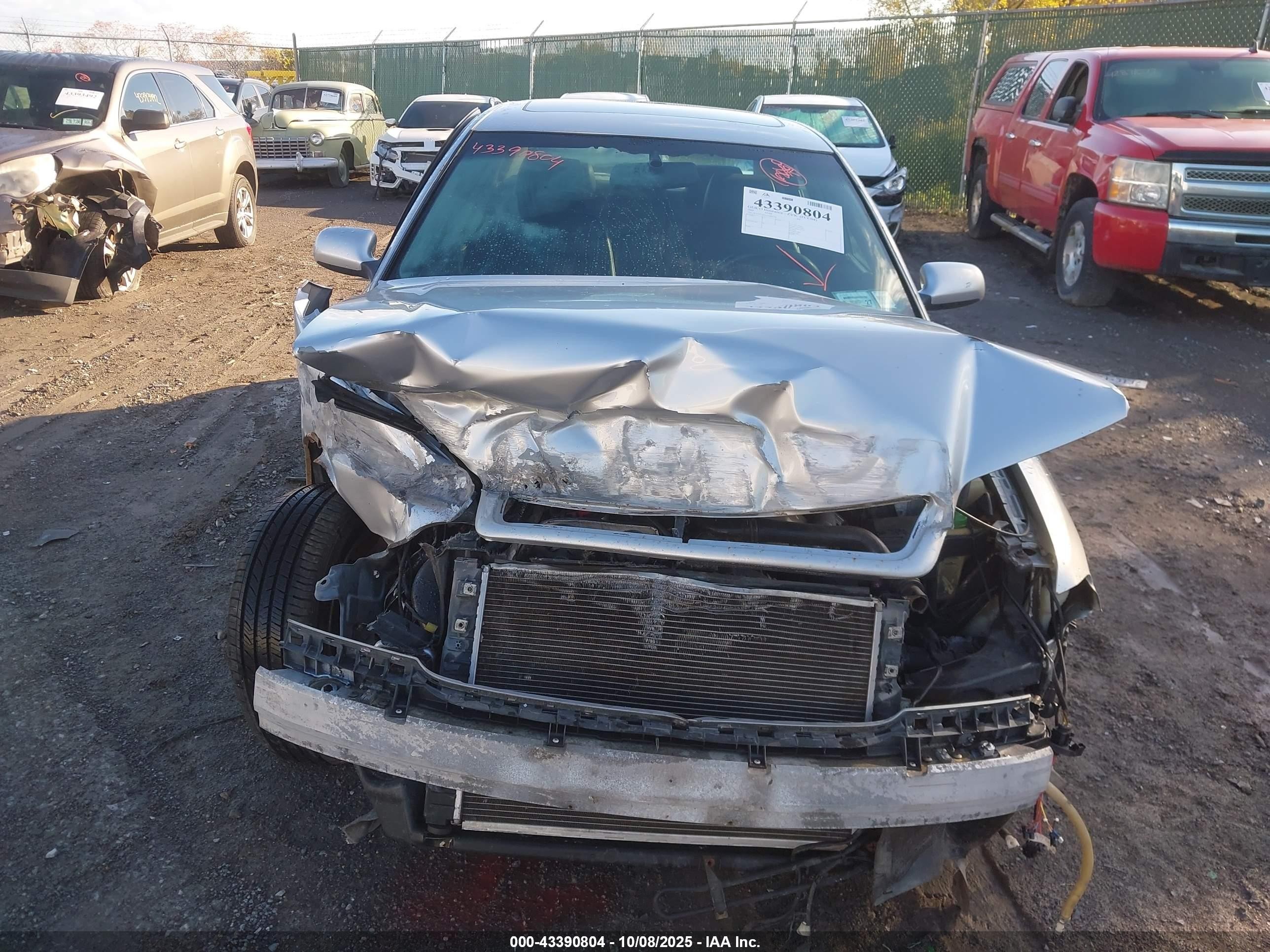 2000 Audi A4 1.8 T Серебряный vin: WAUDC28D1YA091259